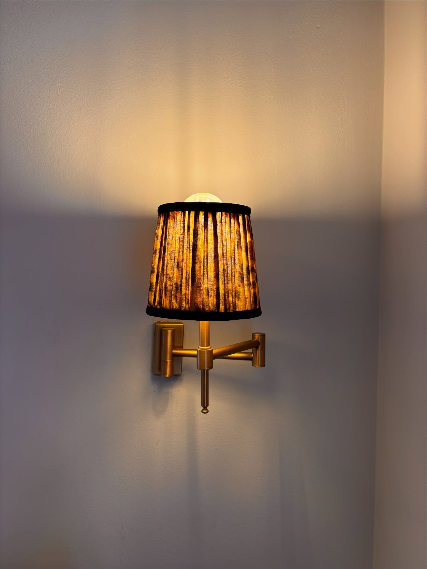 Planning is everything! Swipe to see the final design! 

Great design isn&rsquo;t about throw cushions and coffee-table books.
It&rsquo;s 80% planning, 20% styling - and that&rsquo;s why the best rooms feel effortless. So remember to plan your work, 