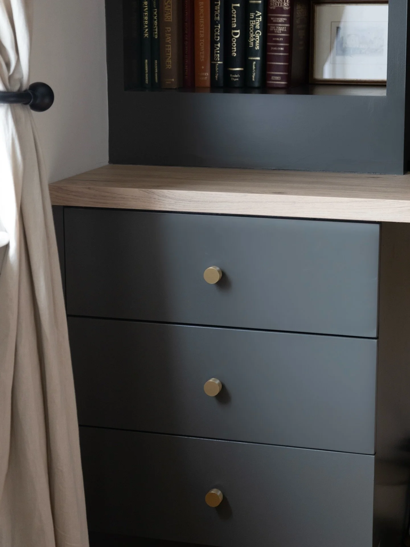 Take a look at this double office space 💼

It&rsquo;s so common for you and your partner to be working from home but could you do it in the same room together? Let me know what you think on the double office bellow 👇

#workingfromhome #wfh #officef