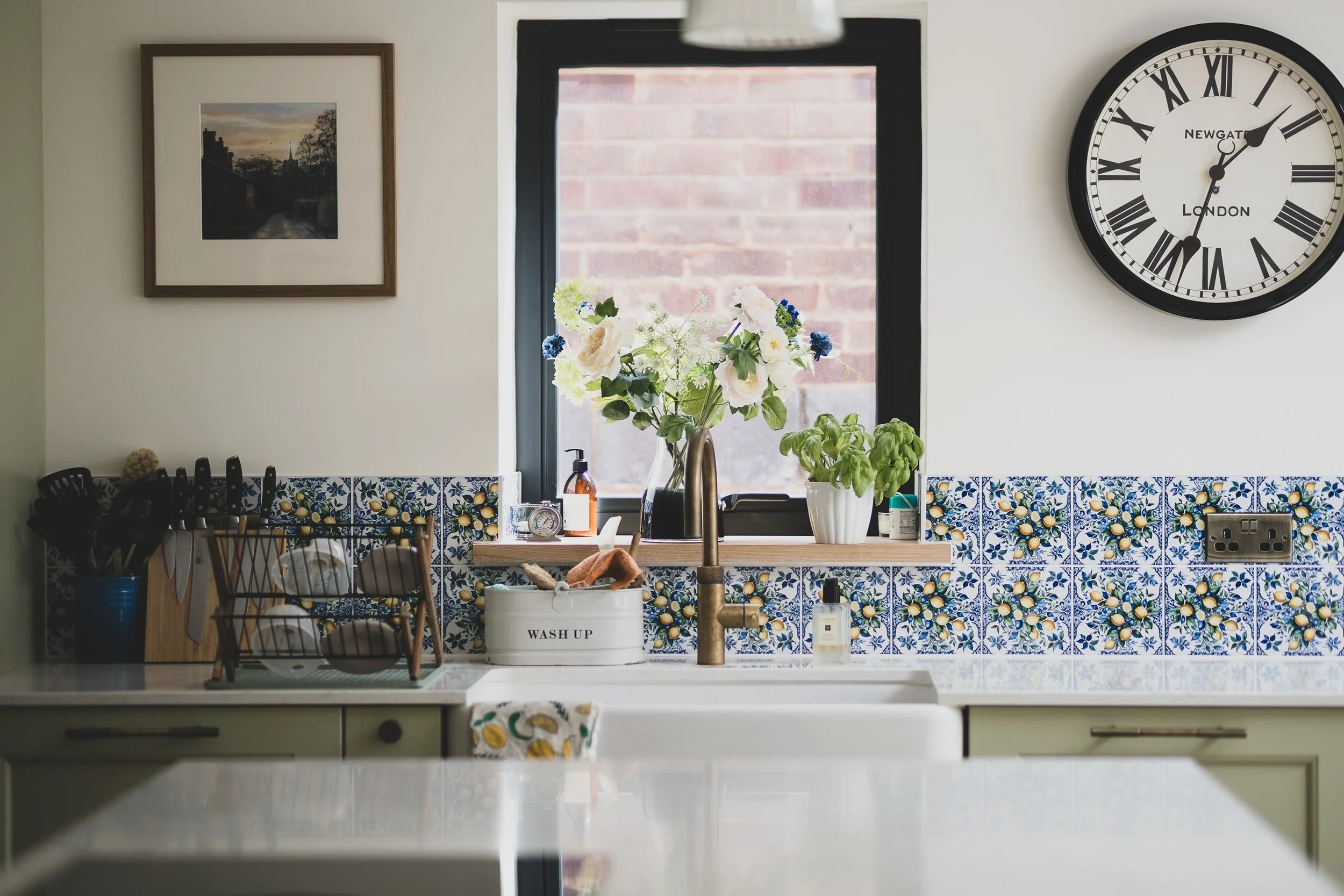 Planning a renovation in #hertfordshire ? Save this - you&rsquo;ll thank yourself later 🏡

1. Space/furniture plan - one of the biggest costly mistakes you can do! 

2. Lighting plan - imagine only having the big light 🥲. Remember your three layers
