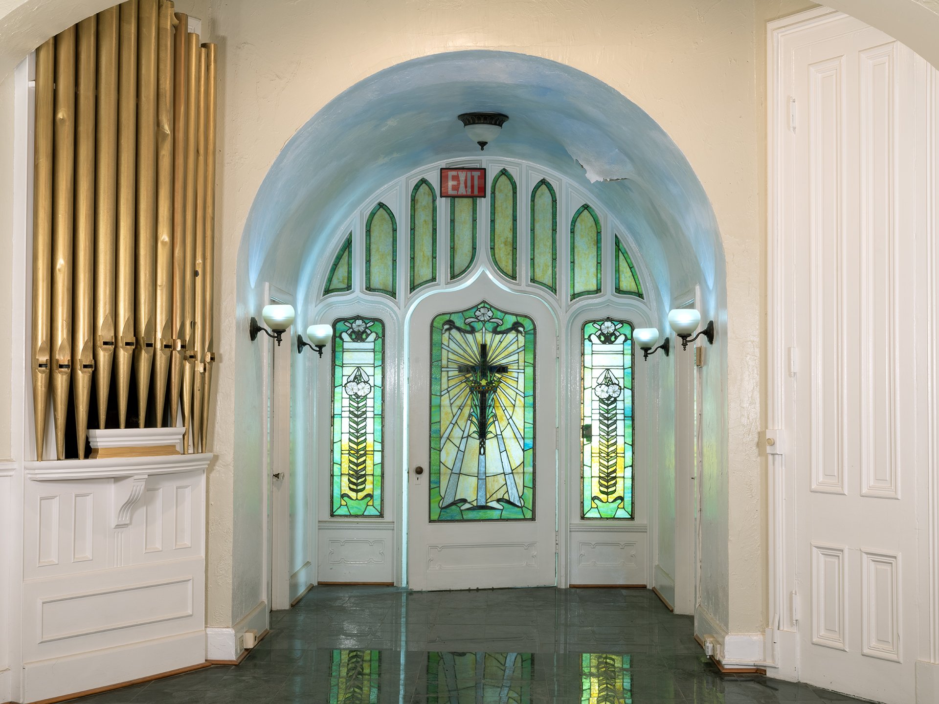 1st Floor Arch with Stain Glass Panel Door Closed_DSF3006-1  300dpi.jpg