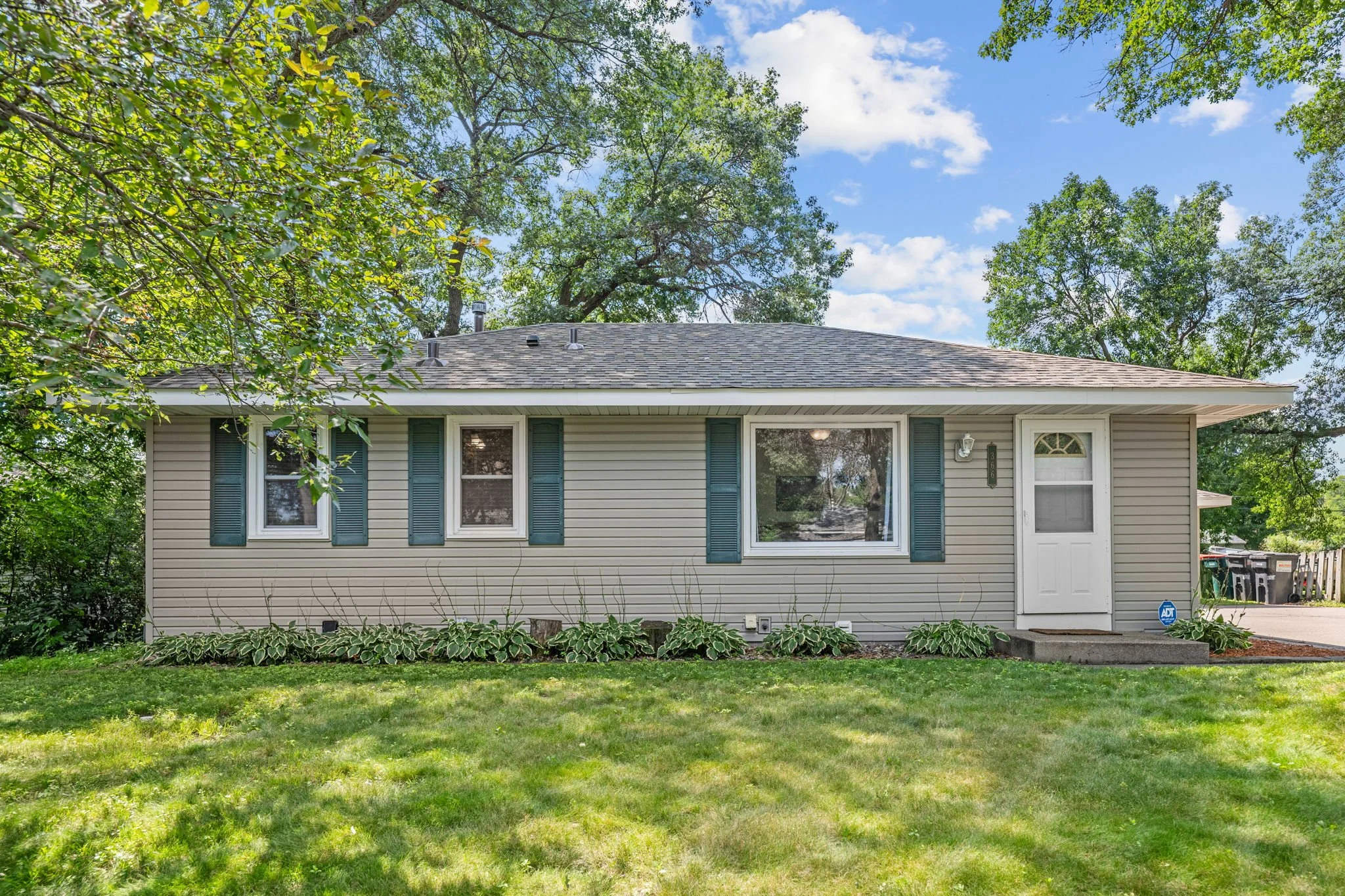 2-web-or-mls-366 104th Ln NE-2.jpg