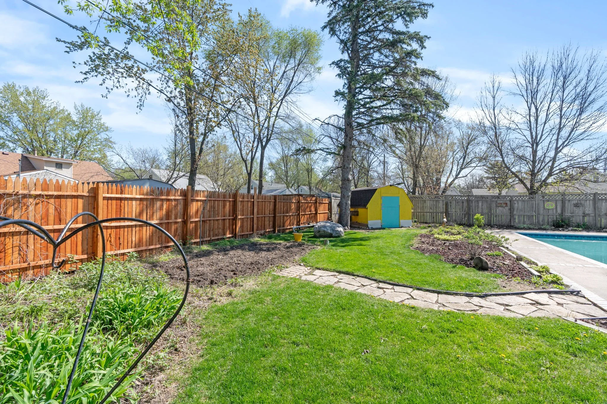 13-web-or-mls-1832 Cedar Dr-13.jpg