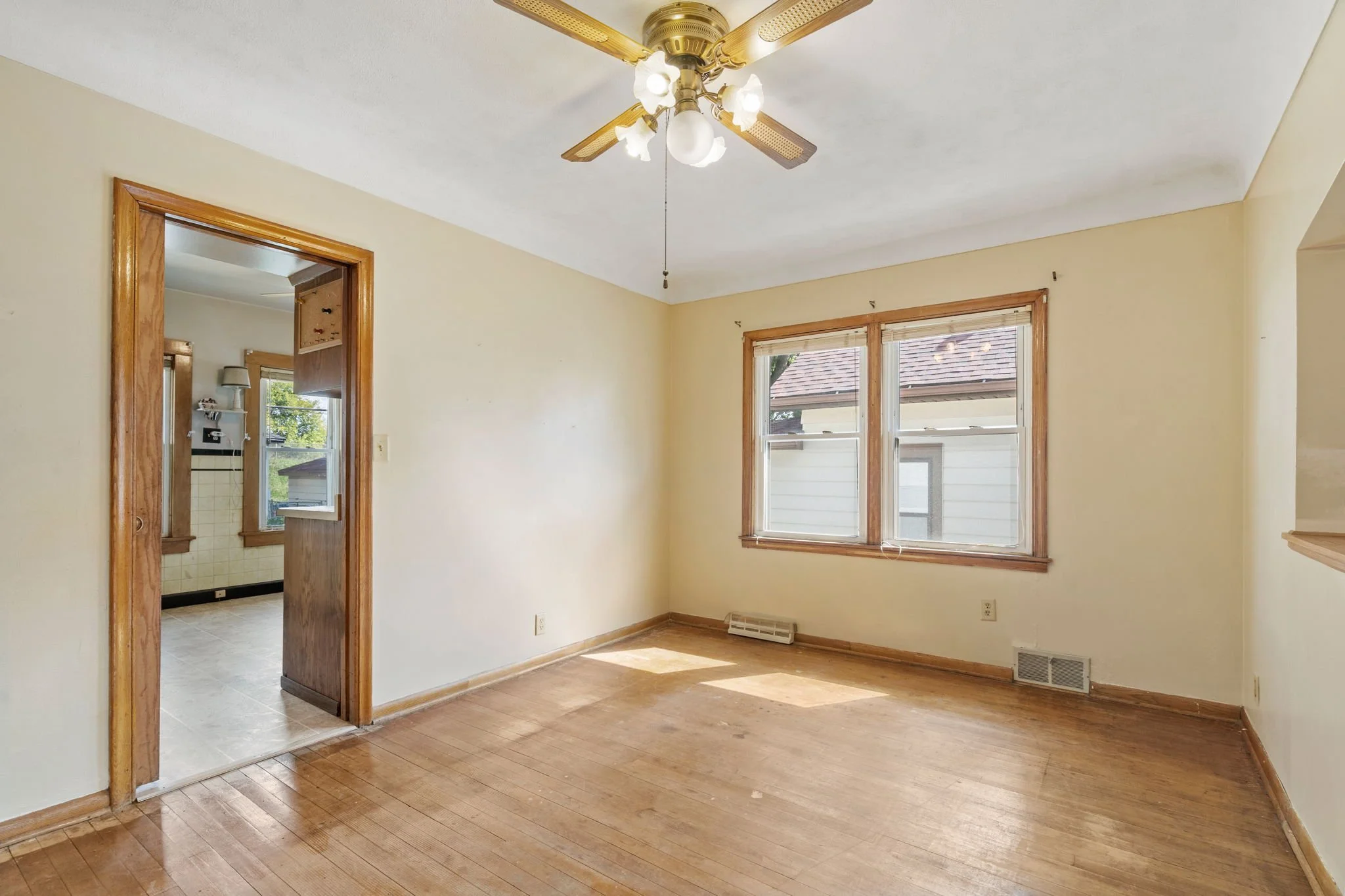 21-web-or-mls-735 Buchanan St-21.jpg