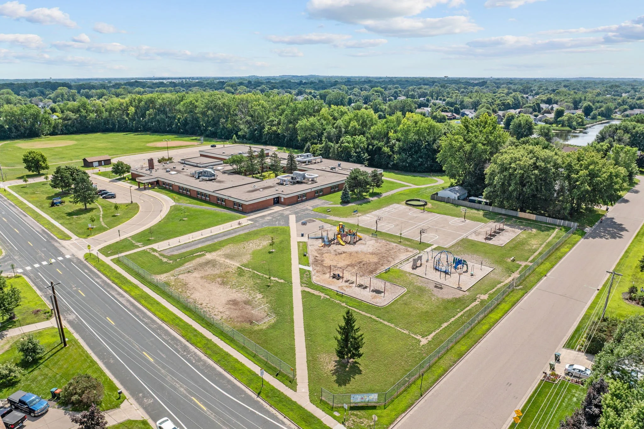70-web-or-mls-366 104th Ln NE-21.jpg