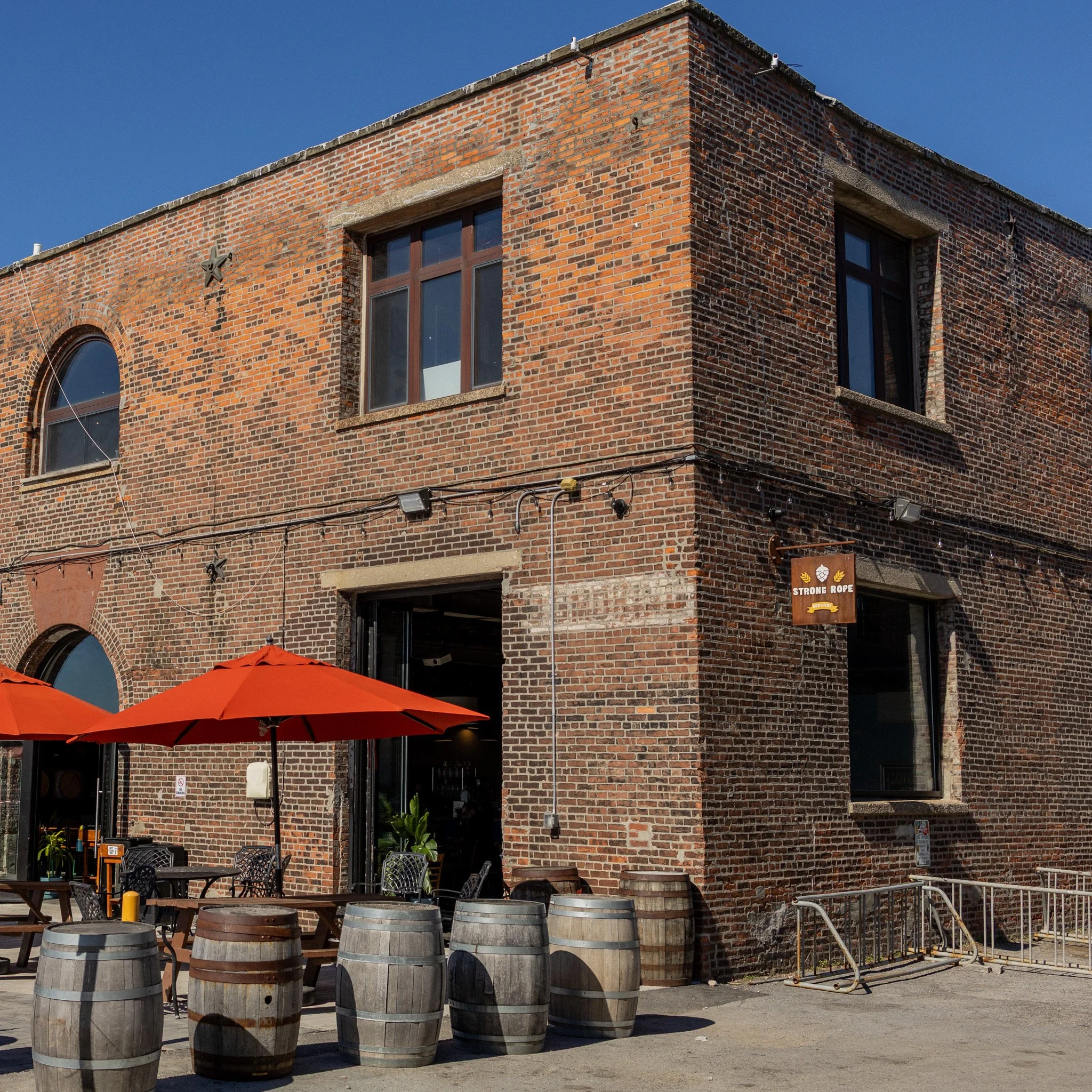 Strong Rope Brewery taproom from the exterior with patio