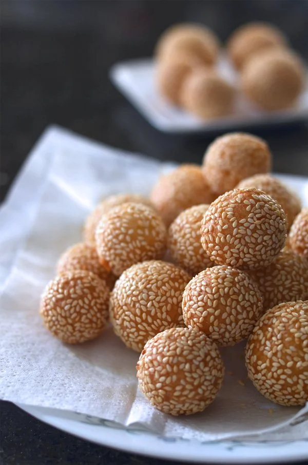 Bánh Cam (Vietnamese sesame balls)