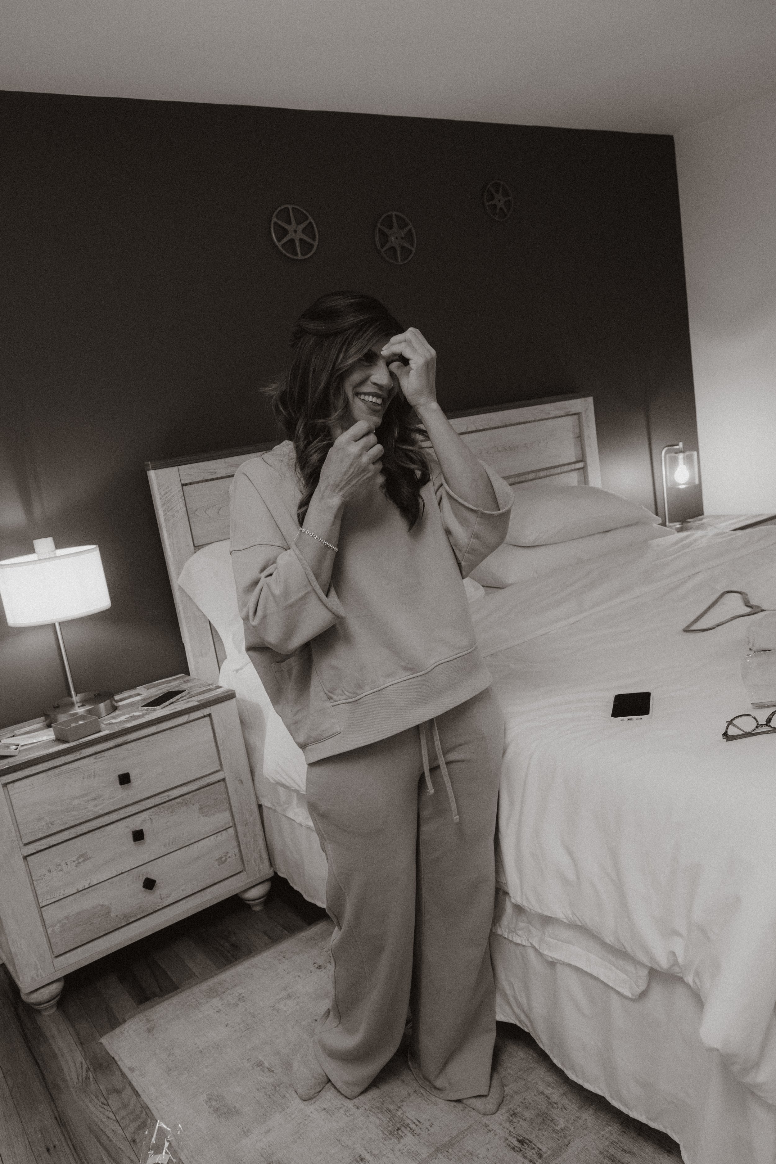 nick and emily wedding getting ready Hillshore Photography-63.jpg