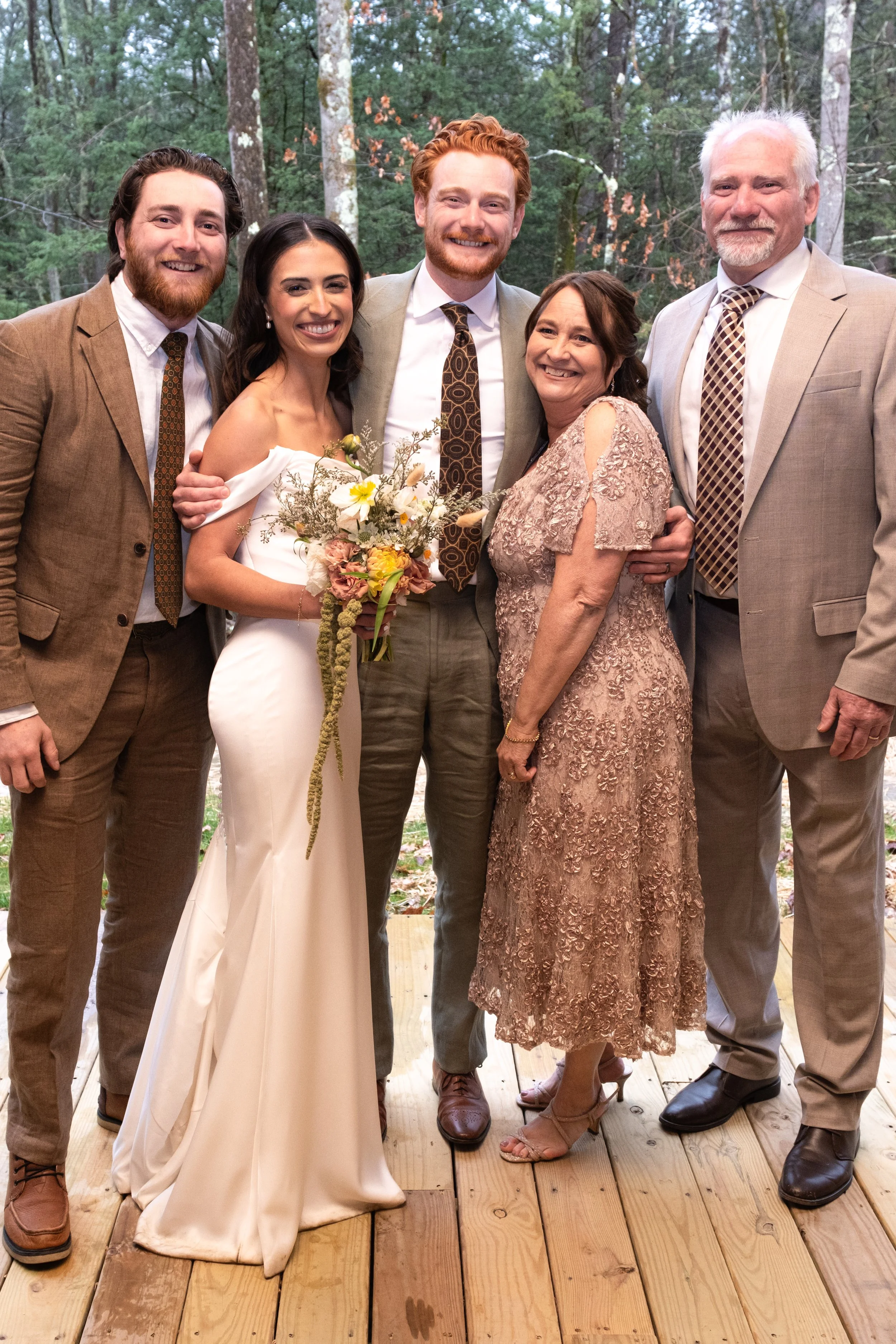 nick and emily wedding family bridal party Hillshore Photography-20.jpg