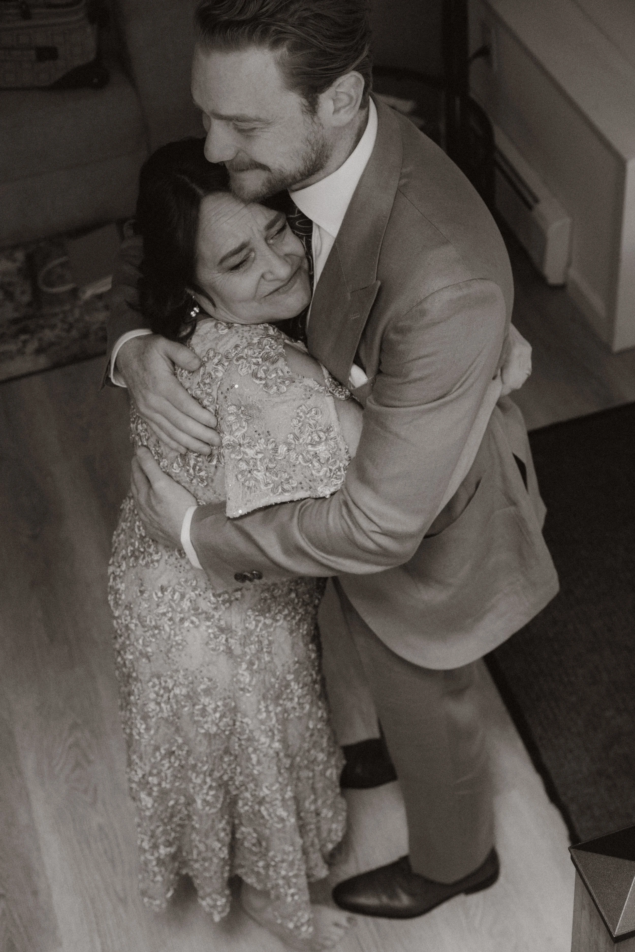 nick and emily wedding getting ready Hillshore Photography-46.jpg