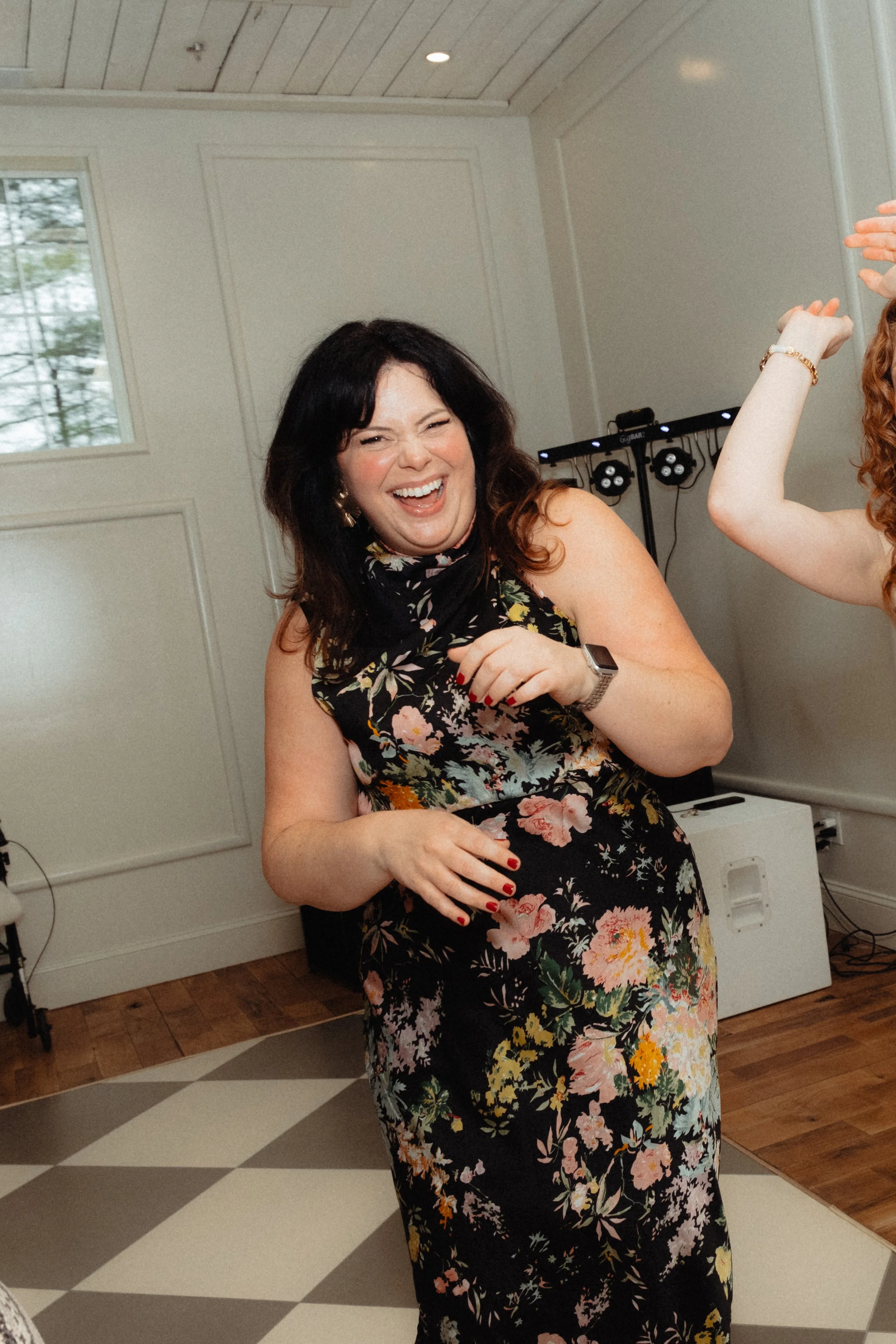 nick and emily wedding dancing Hillshore Photography-9.jpg