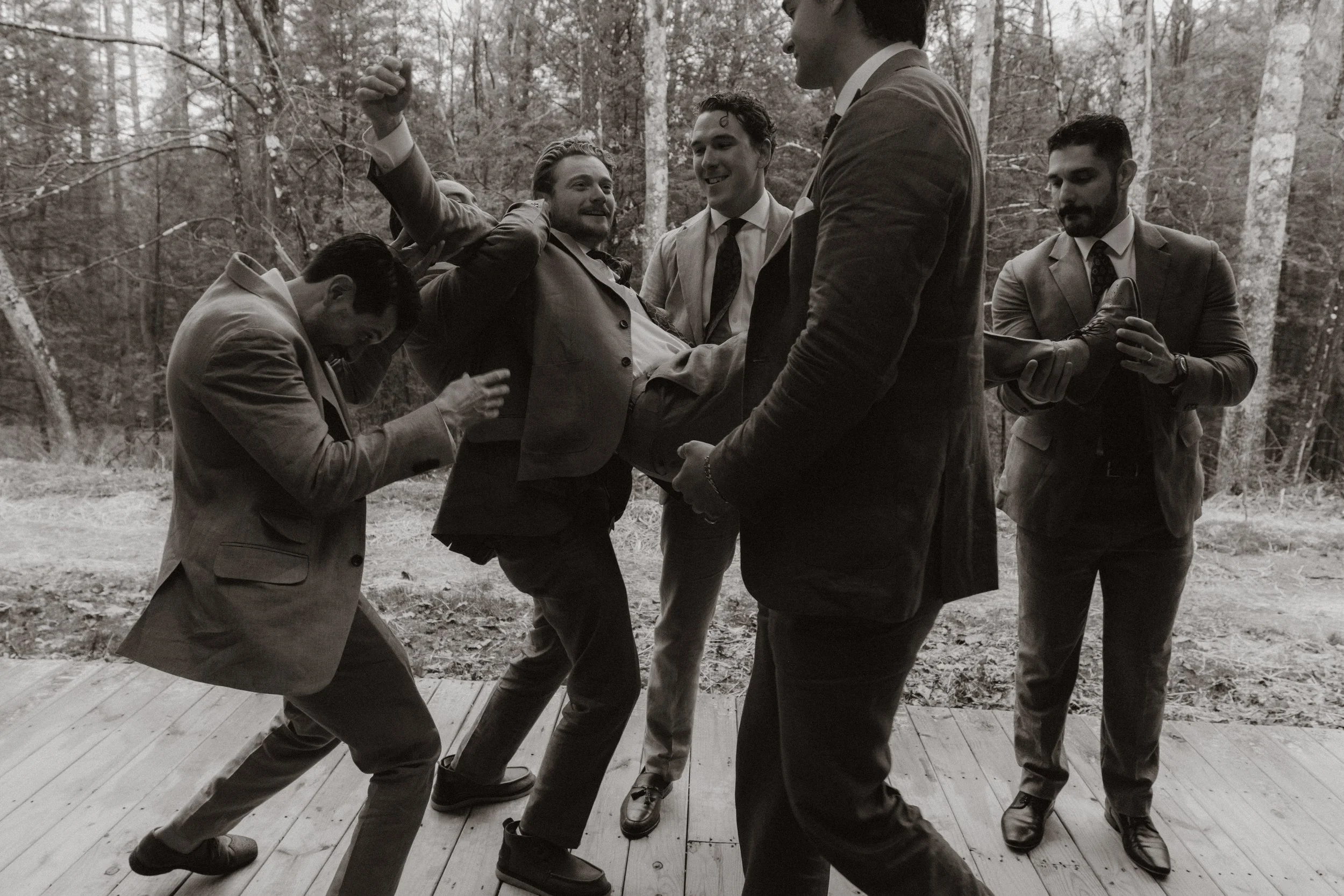 nick and emily wedding family bridal party Hillshore Photography-58.jpg