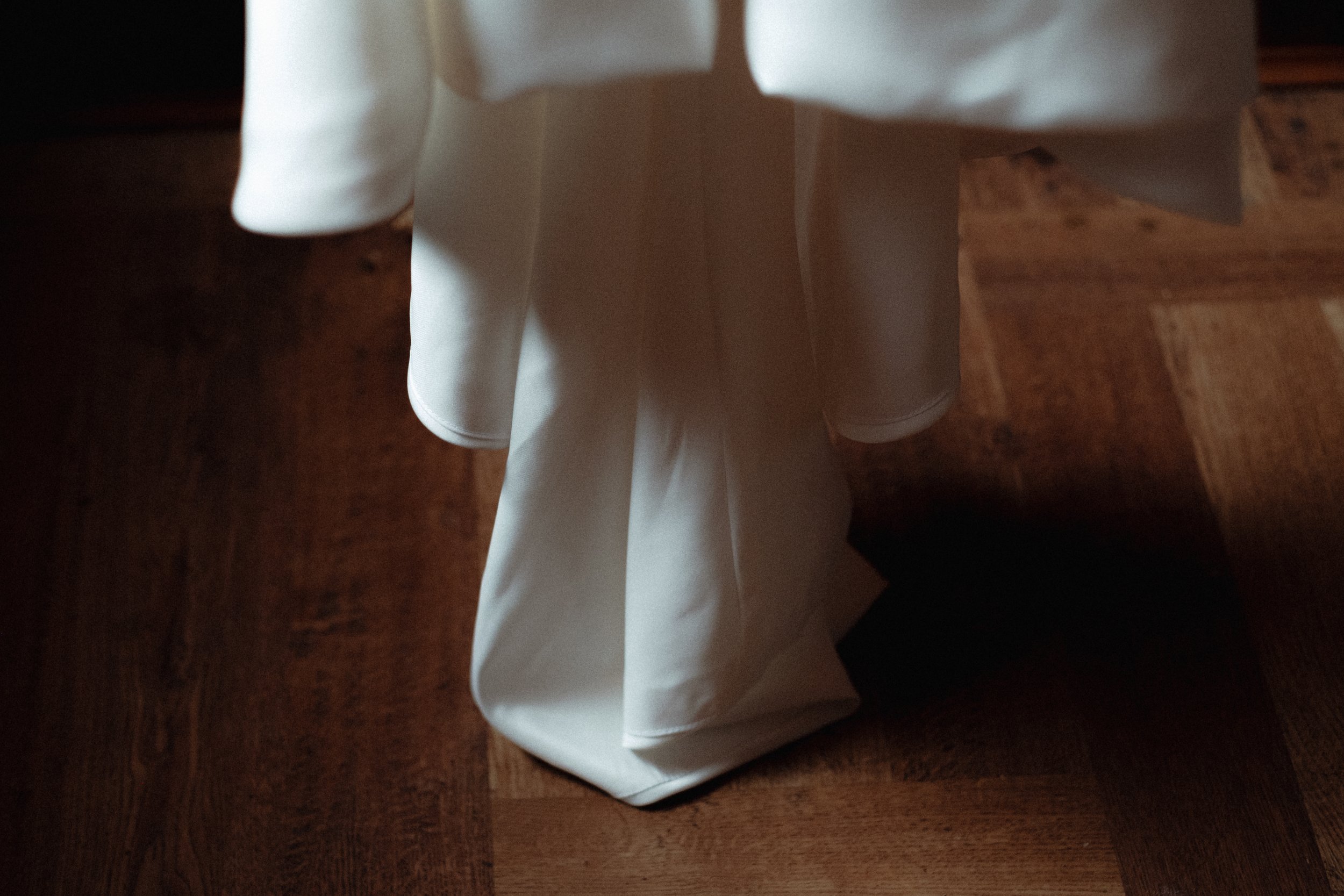 nick and emily wedding getting ready Hillshore Photography-8.jpg