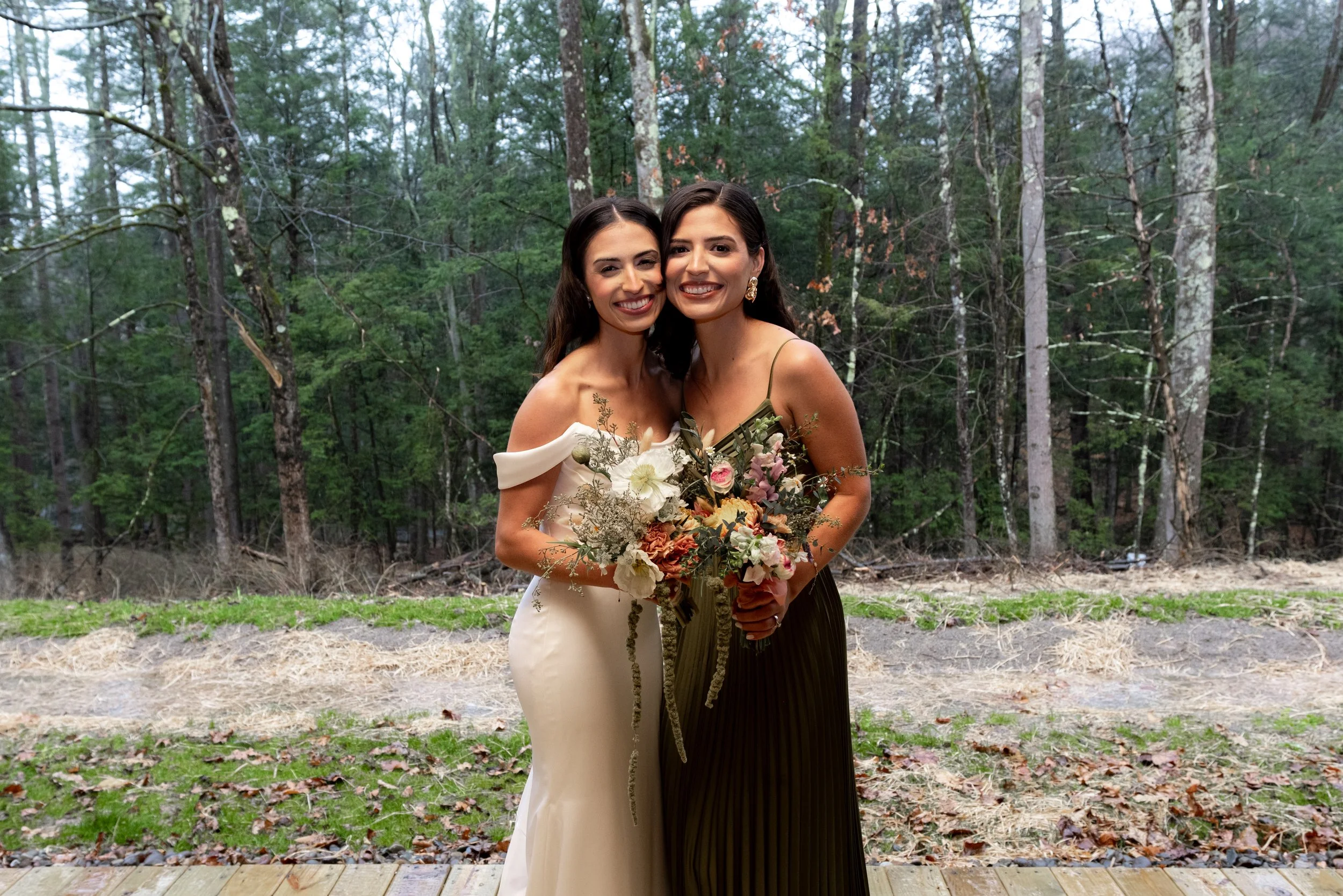 nick and emily wedding family bridal party Hillshore Photography-55.jpg