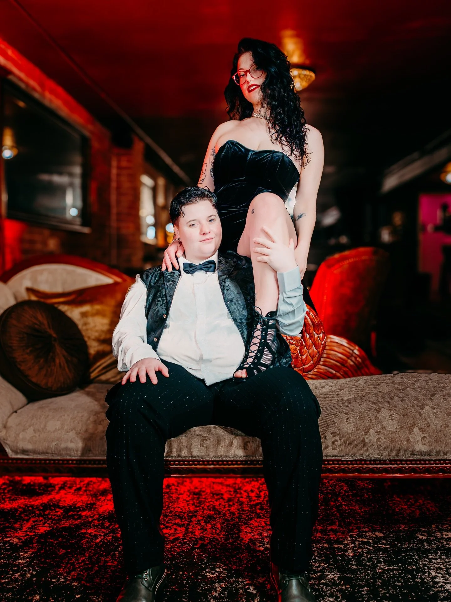 couple of the century🖤

shout out to @d20photographyco for capturing our love ❤️❤️

#photoshoot #model #couplephotoshoot #speakeasy #queer