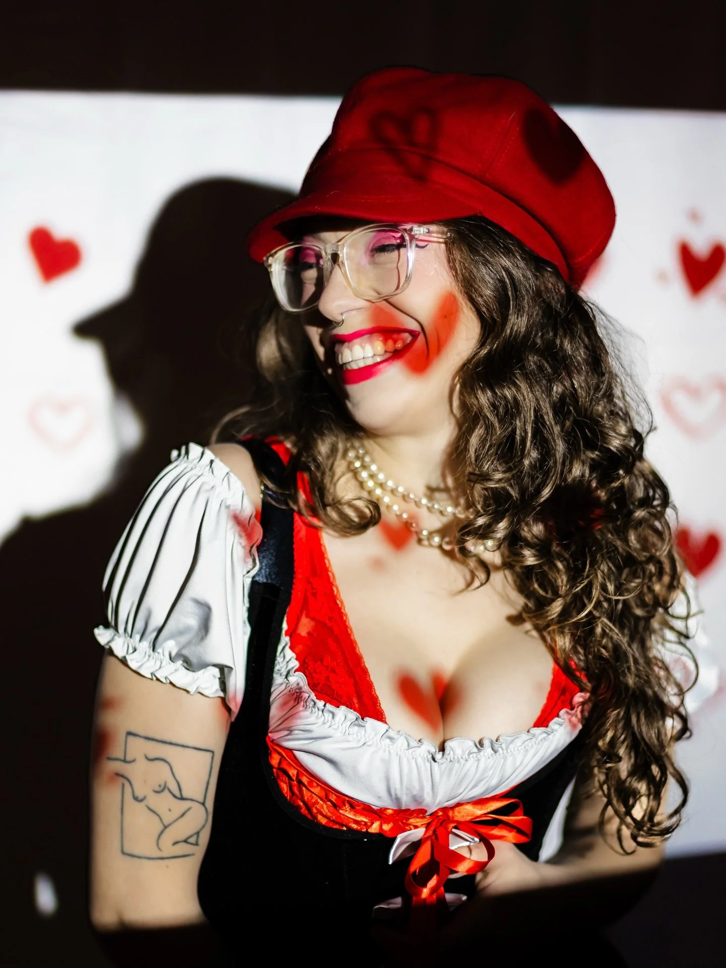 lucky for me, the same valentine that had me smiling like this last year is my valentine this year too 💌 💘

photos by @d20photographyco ❤️❤️❤️

#valentine #photoshoot #queerlove #burlesque #model