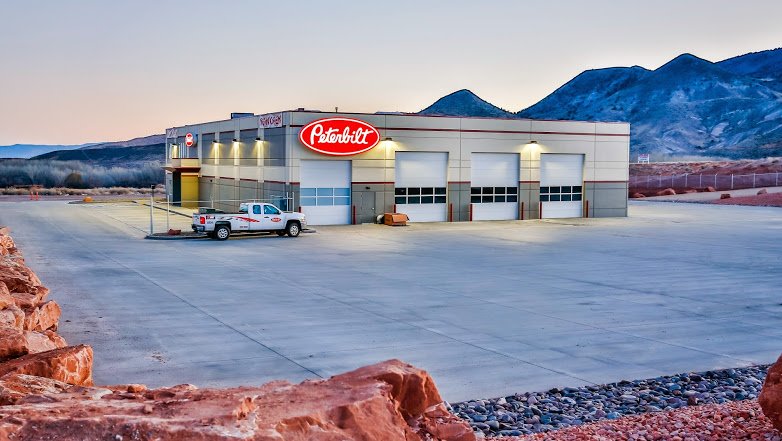 Peterbilt Salina Photo (01) - Rob Peterson.jpg