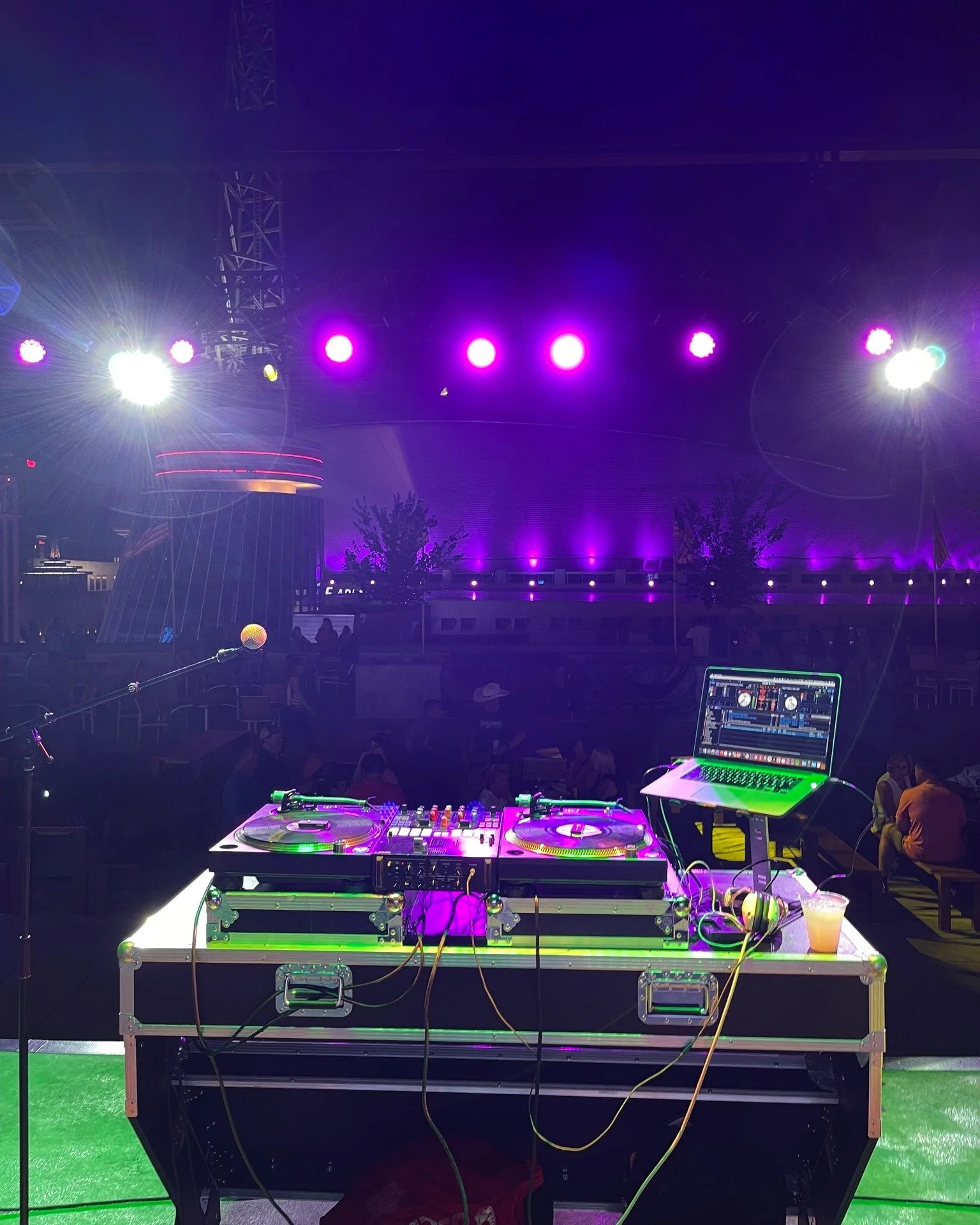 The kind of job where you being in the office. 💜

#WeddingDJ #Nashville #PartyStarter #LetsGetIt #EventDJ #PartyPlanning #TN