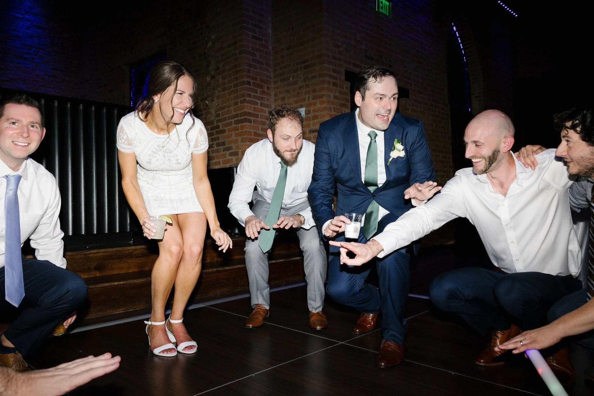 What song instantly gets you on the dance floor? ✨🎶

Laina Shope 
@feitenphotography 
@simplygoldennashville 
@nashvilleweddingstylist 
@thelaughingpetal 
@clementinenashville 
@chefs_market 

#WeddingDJ
#WeddingEntertainment
#WeddingReception
#Wedd