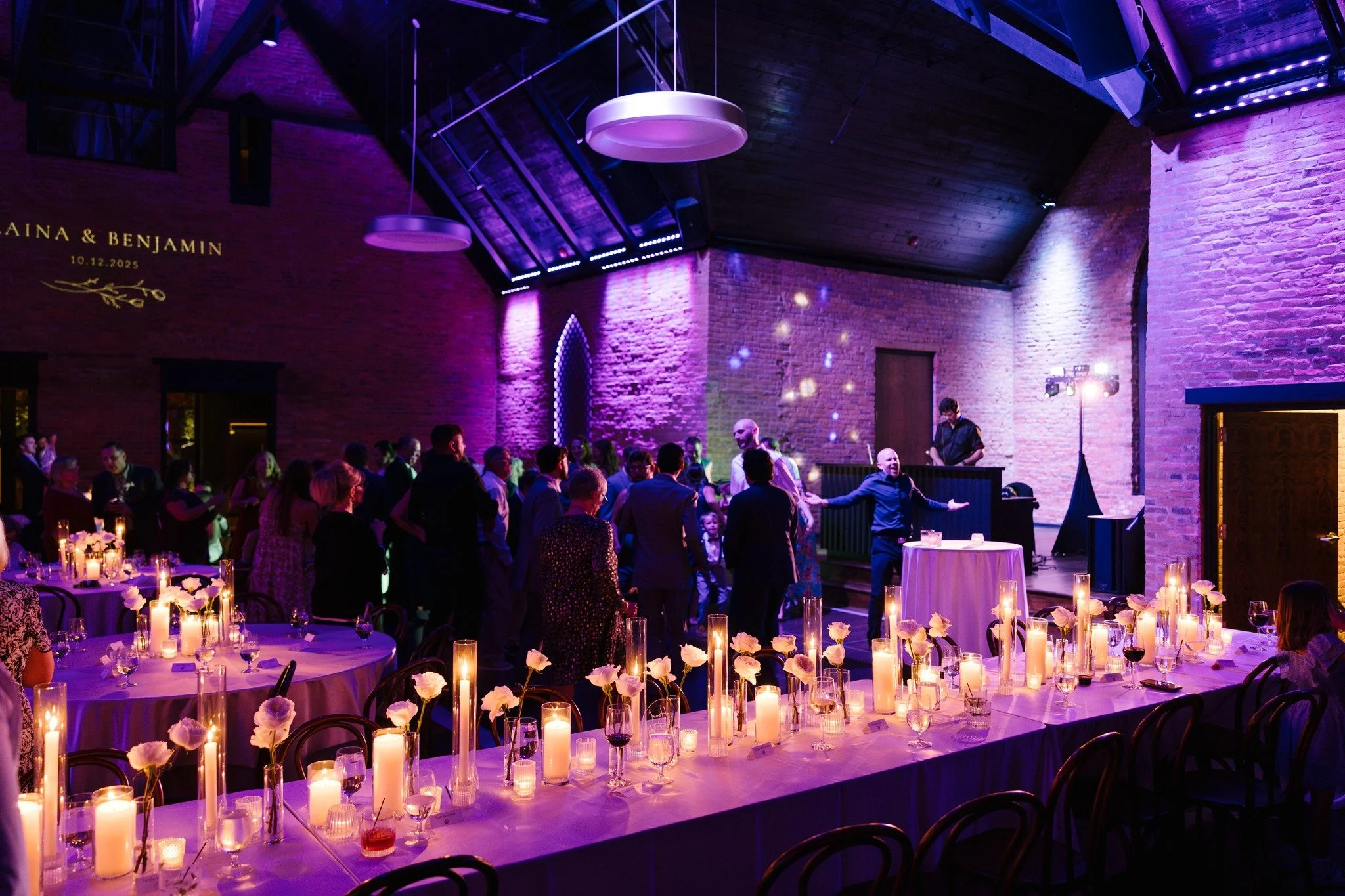 The right lighting changes everything 💡And we have got you covered. 

Tell us: what color would you choose for your reception? Drop it below 👇

photo and video @johnmyersphotography 
coordination by @sarahdoakland 
venue @clementinenashville 
DJ @e