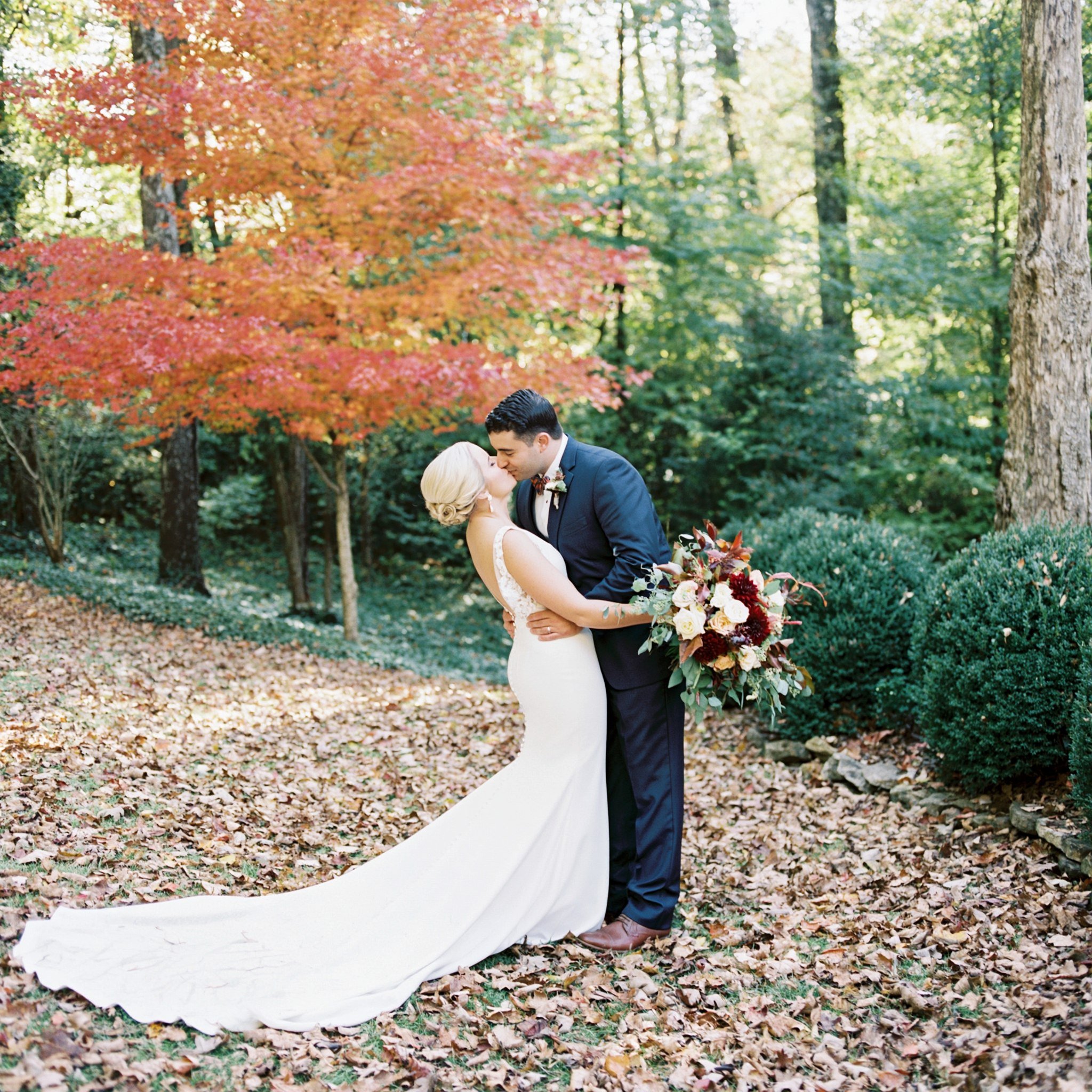 Fall weddings in nashville really are on another level 🍂✨

We are ready for it! Planning something? Lets talk. 

#NashvilleWedding #FallWedding #TennesseeWedding #NashvilleVenue #WeddingDJ