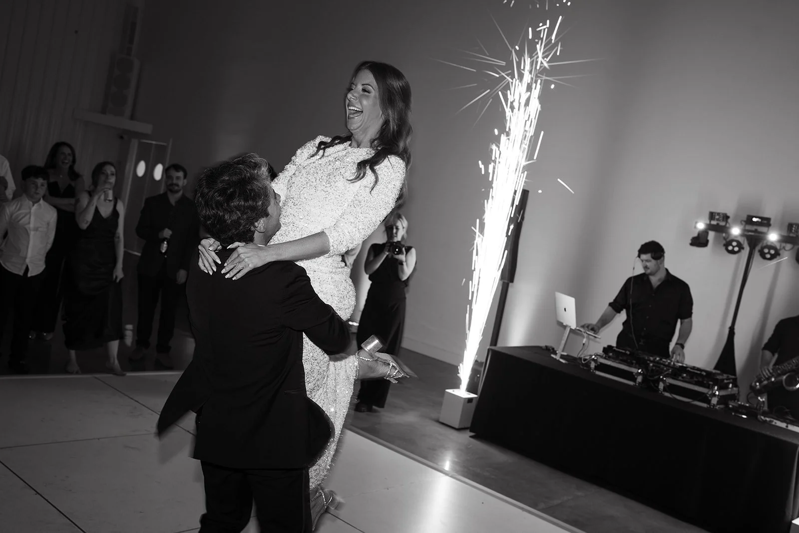 It is safe to say a little cold spark action never ruined the moment! 

Dreaming of cold sparks at your next event or on your special day? Look no further. ✨

Link in bio!