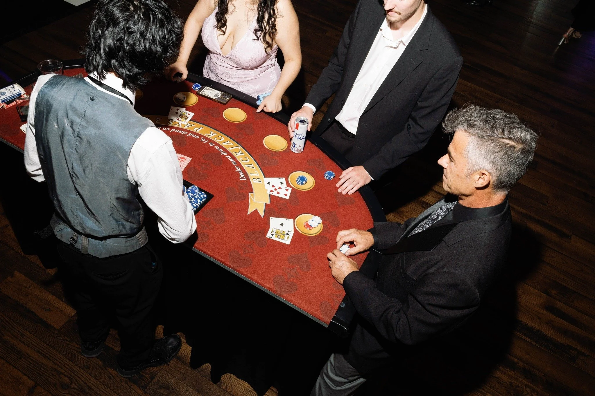 A lot of things can make or break a party... poker is not one of those things, makes it every time! 🙌

Check out our casino event service on our website. Link in bio! 

#Nashville #EventDJ #CasinoParty #Nashville #LasVegas