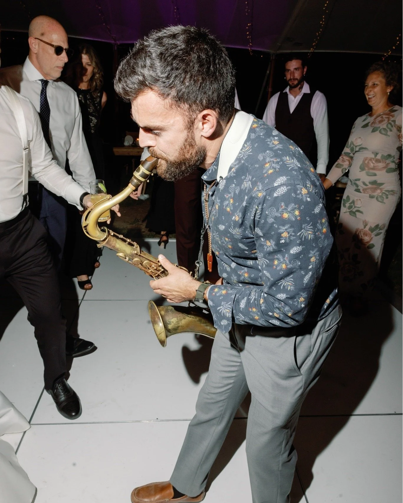 The energy is unmatched. 

A live saxophonist brings a whole new level of excitement to your favorite dance floor hits. 🙌🏻

#saxophone #weddingDJ #weddingplanning #entertaintment #nashville