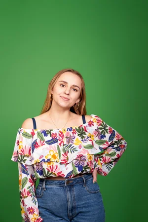 About — Hannah Witton