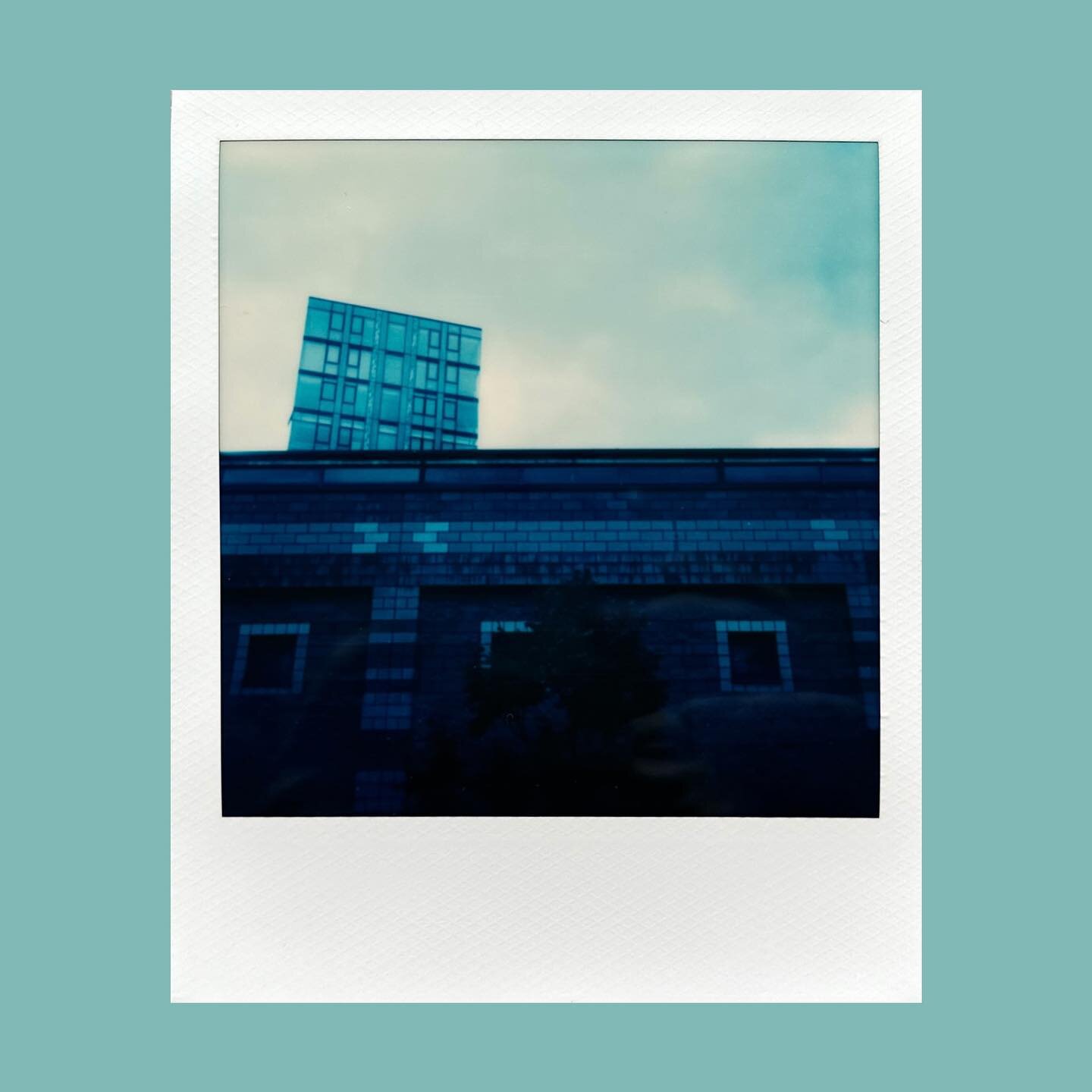 STUDY OF BUILDING 3
&bull;
&bull;
&bull;
#archway #building #polaroid #instant #instantfilm #london #minimal #minimalism #minimalint #unlimitedminimal #polaroidlovers #polaroidnow #polaroid600 #polaroidreclaimedblue #reclaimedblue #jeitootle