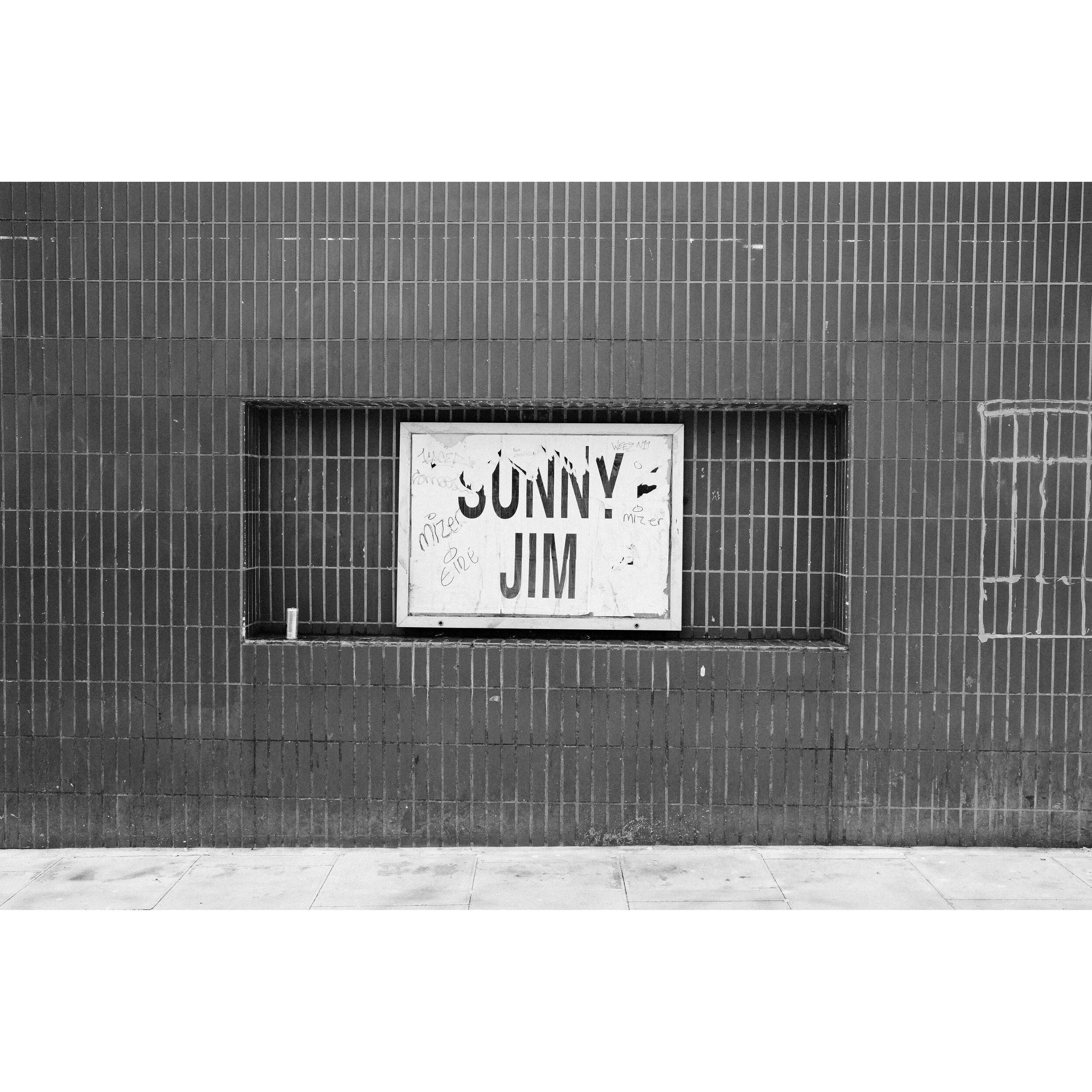 SUNNY JIM
&bull;
&bull;
&bull;
#sunnyjim #archway #archwaylondon #archwayn19 #london #banalmag #minimal #minimalint #unlimitedminimal #urbanexploring #urbanspace #blackandwhite #monochrome #fujifilm #x100 #x100vi #filmsimulation #kodaktrix400 #advent