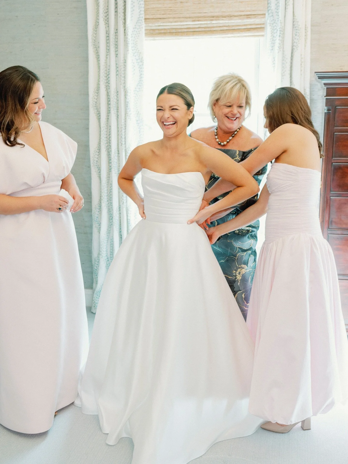 Abby in Amsale, timeless, radiant, and truly unforgettable. 🤍

From getting ready with her mom and sisters to dancing the night away with her forever person, every moment felt like pure magic.

This is what we love most: generations getting dressed 