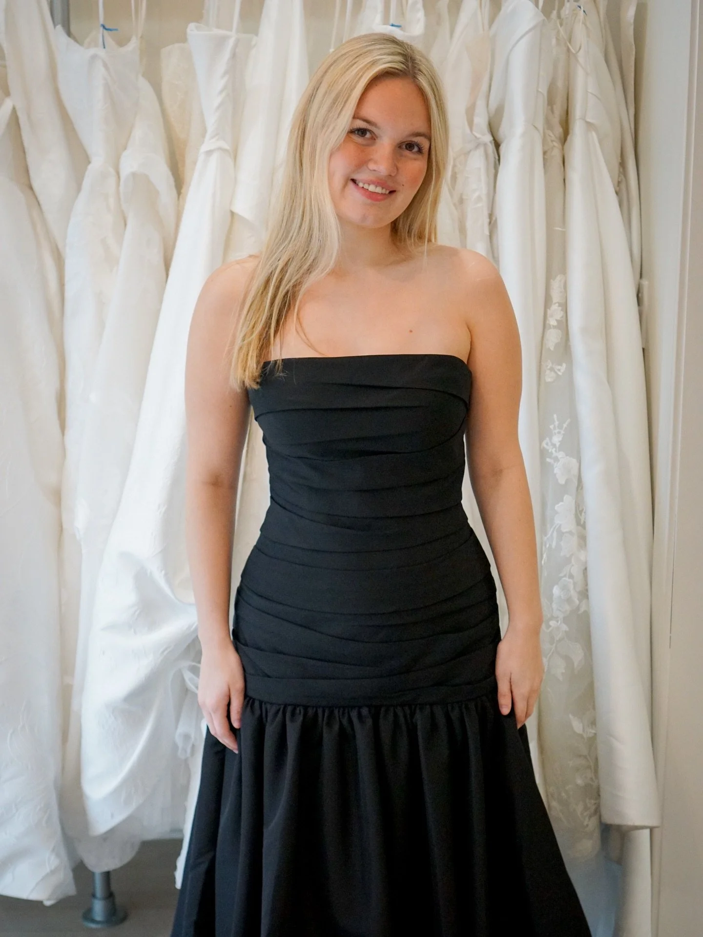 Main character energy, but make it formal. ✨
Sarah by @jennyyoonyc is cut in light taffeta with a sculpted mermaid silhouette and a structured, pleated bodice. Made for bridesmaids, galas, and unforgettable formal events. Book your appointment to try