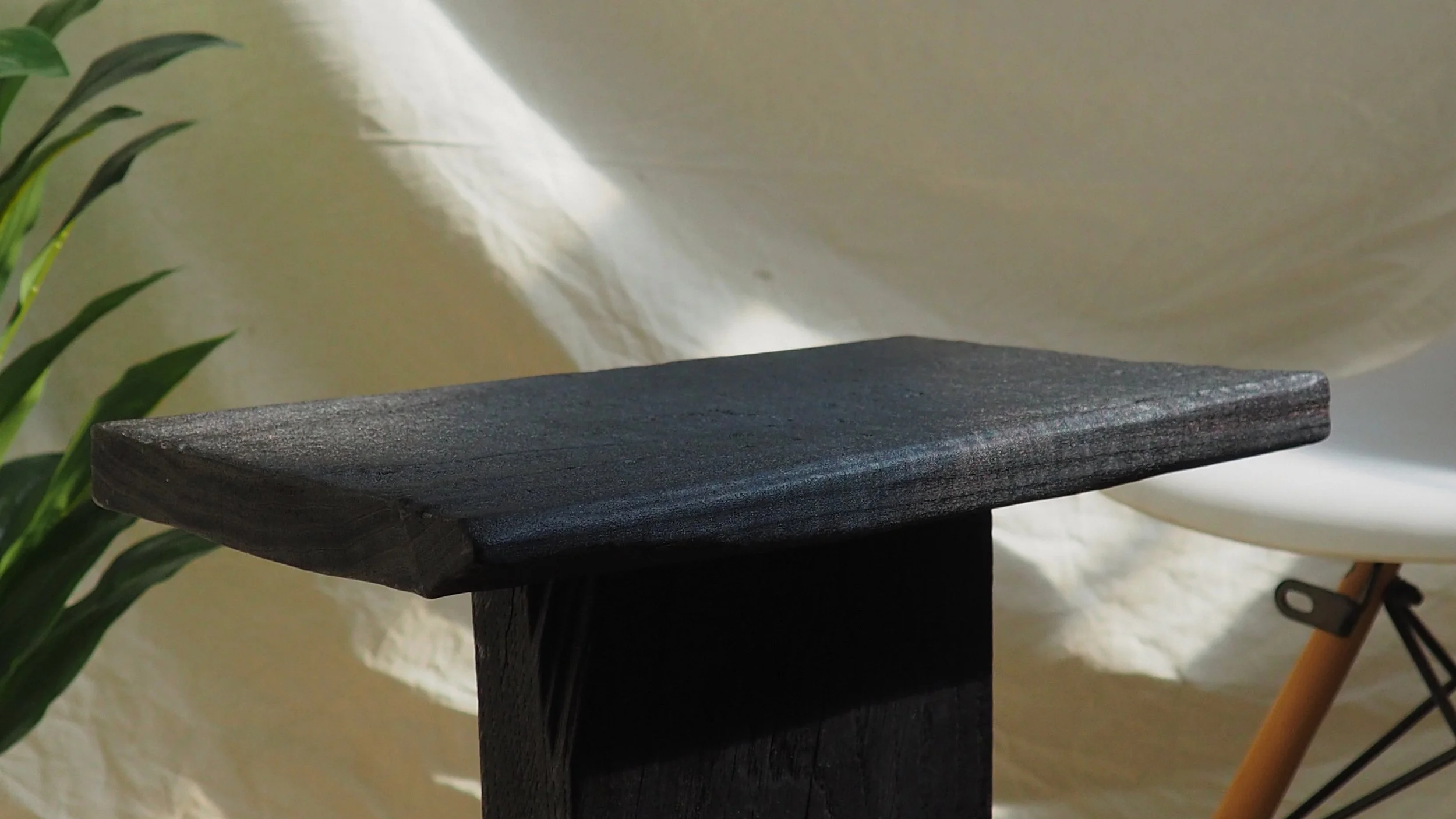 oak table detail 1.jpg