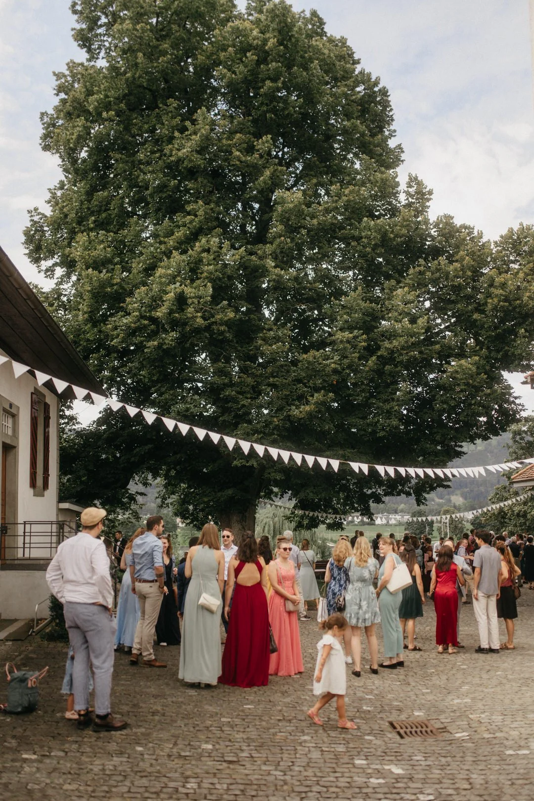 sabrina_zanella_fotografie_thun_hochzeit233_bonstettenpark.jpg