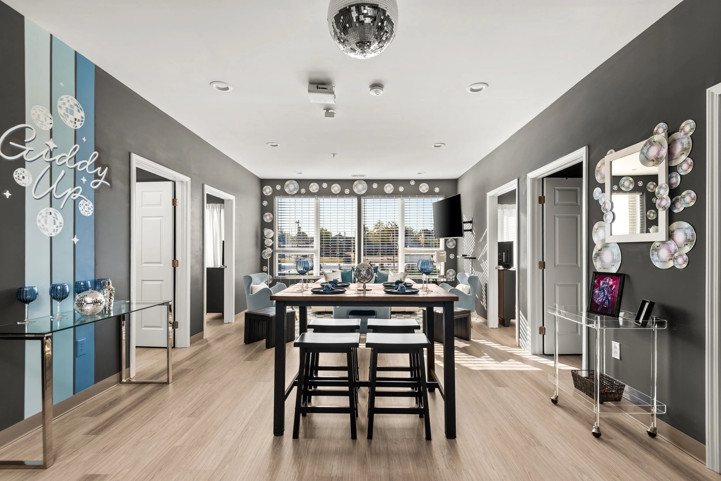 941_Main_St_304_03.jpg