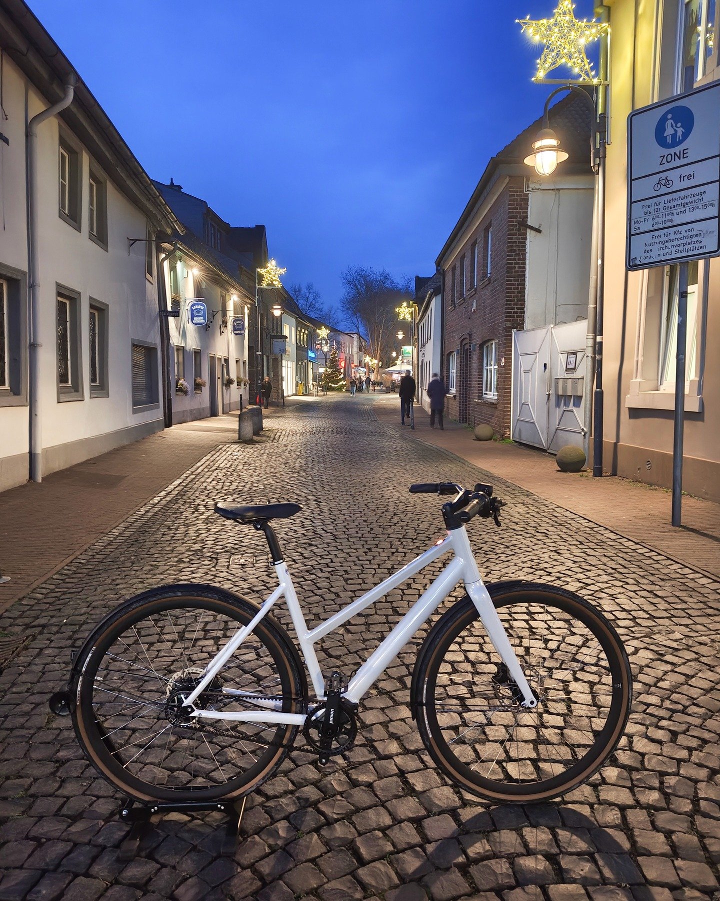DESIKNIO RAD ZU GEWINNEN!

BIS SONNTAG 07.12. HABT IHR NOCH DIE CHANCE MITZUMACHEN.

Wir verlosen gemeinsam mit @worldbicyclerelief ein superleichtes @desikniocycles eBike im Wert von 4.500 &euro; &ndash; mit Pinion 1.6-Getriebe, Mahle-Antrieb und Br