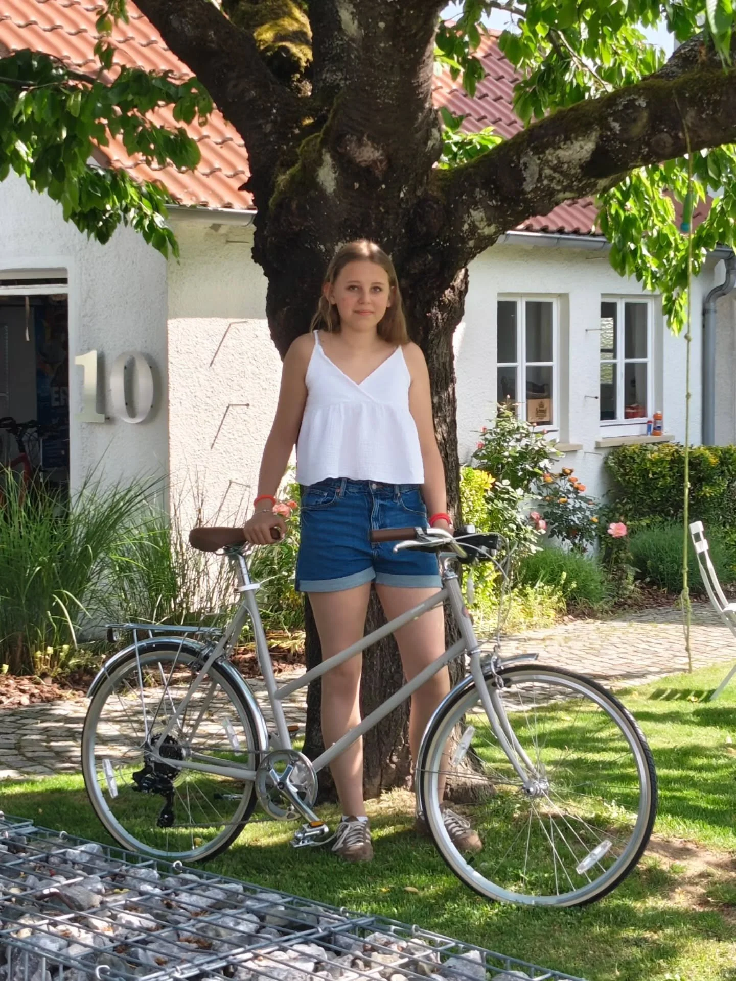 Das ist die liebe Luisa aus Holzgerlingen. Und weil Holzgerlingen schon weit entfernt von Holland und ein bisschen n&auml;her an Japan liegt (zumindest aus Meerbuscher Sicht 😎), hat sie sich nicht f&uuml;r ein Hollandrad, sondern f&uuml;r ein @tokyo