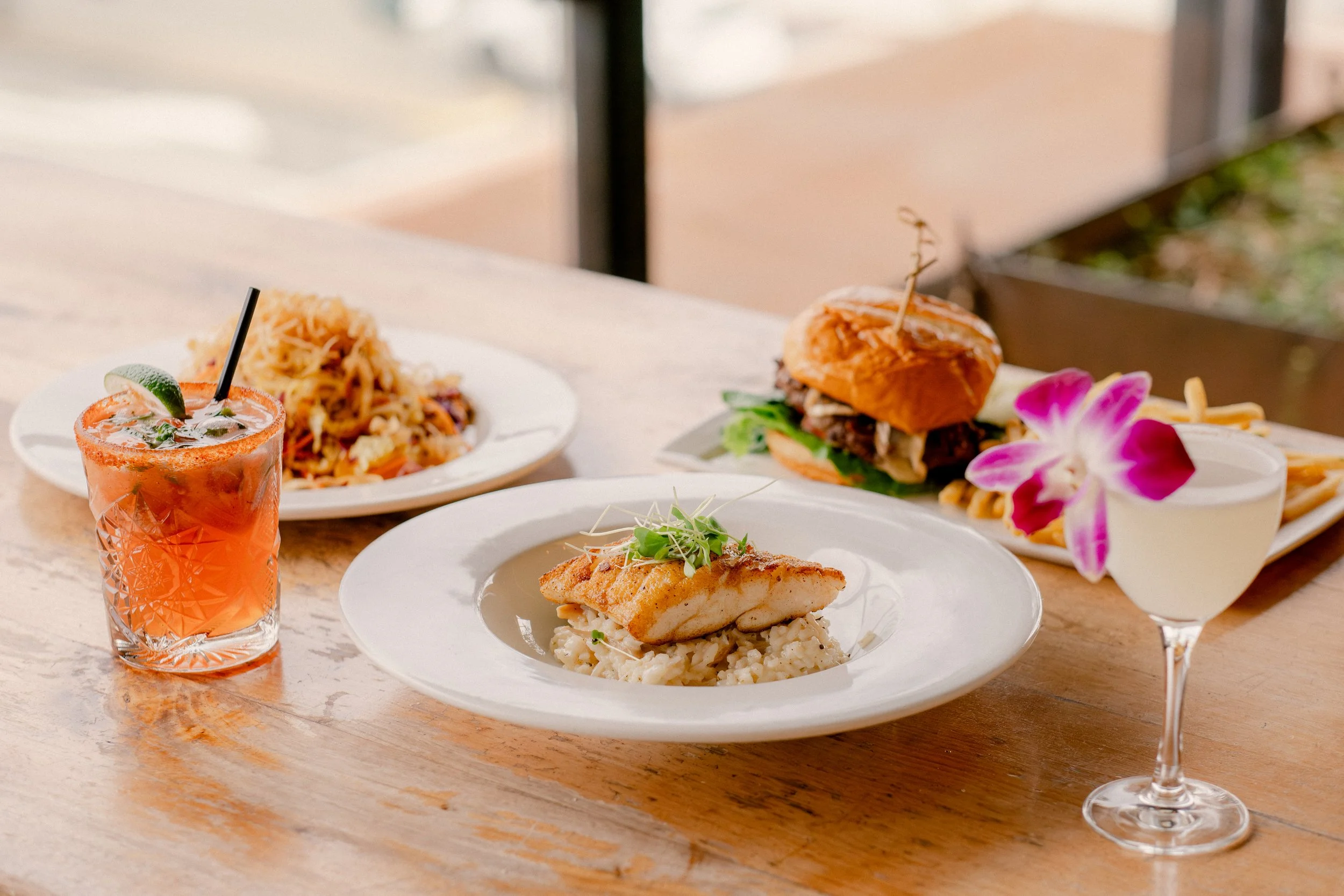 popular menu items, burgers, cocktails