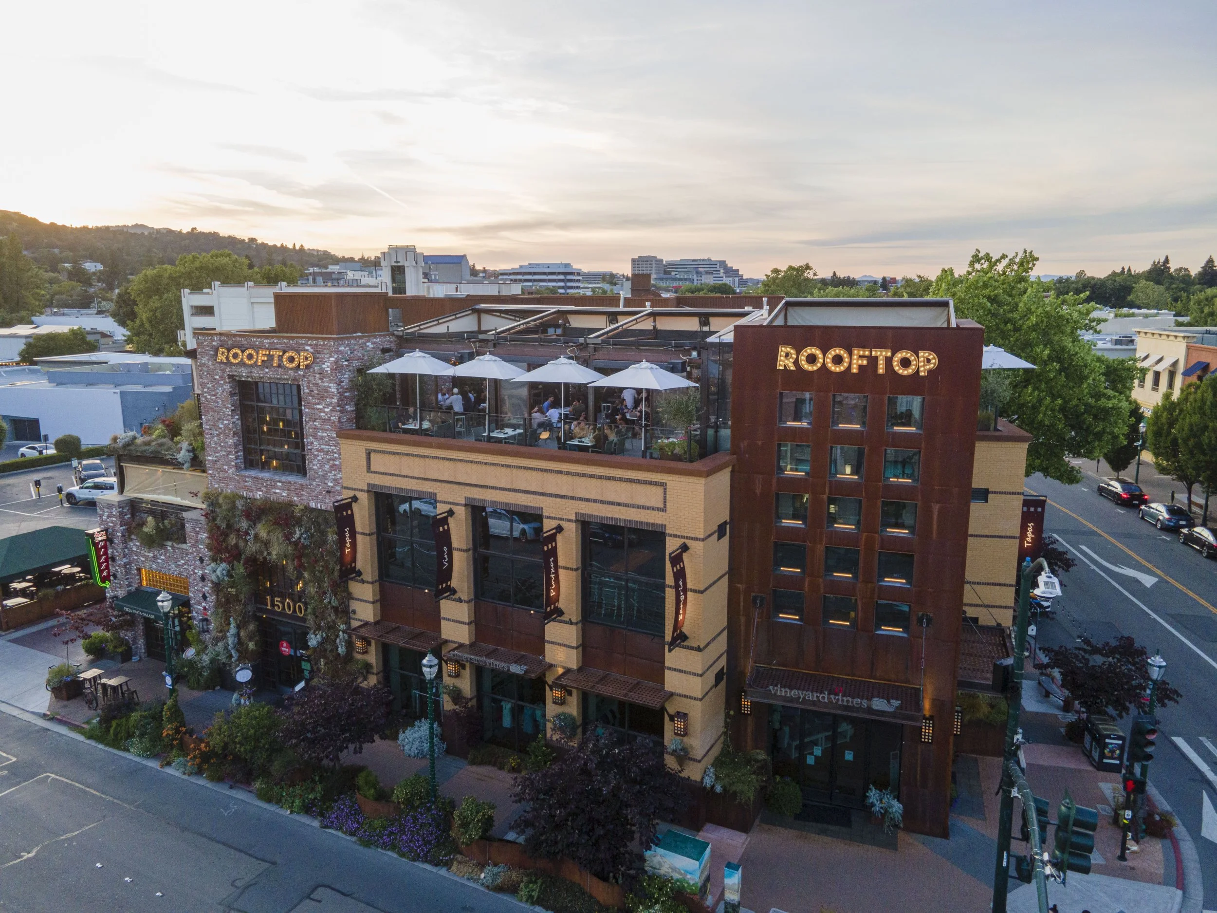 The Rooftop Restaurant & Bar