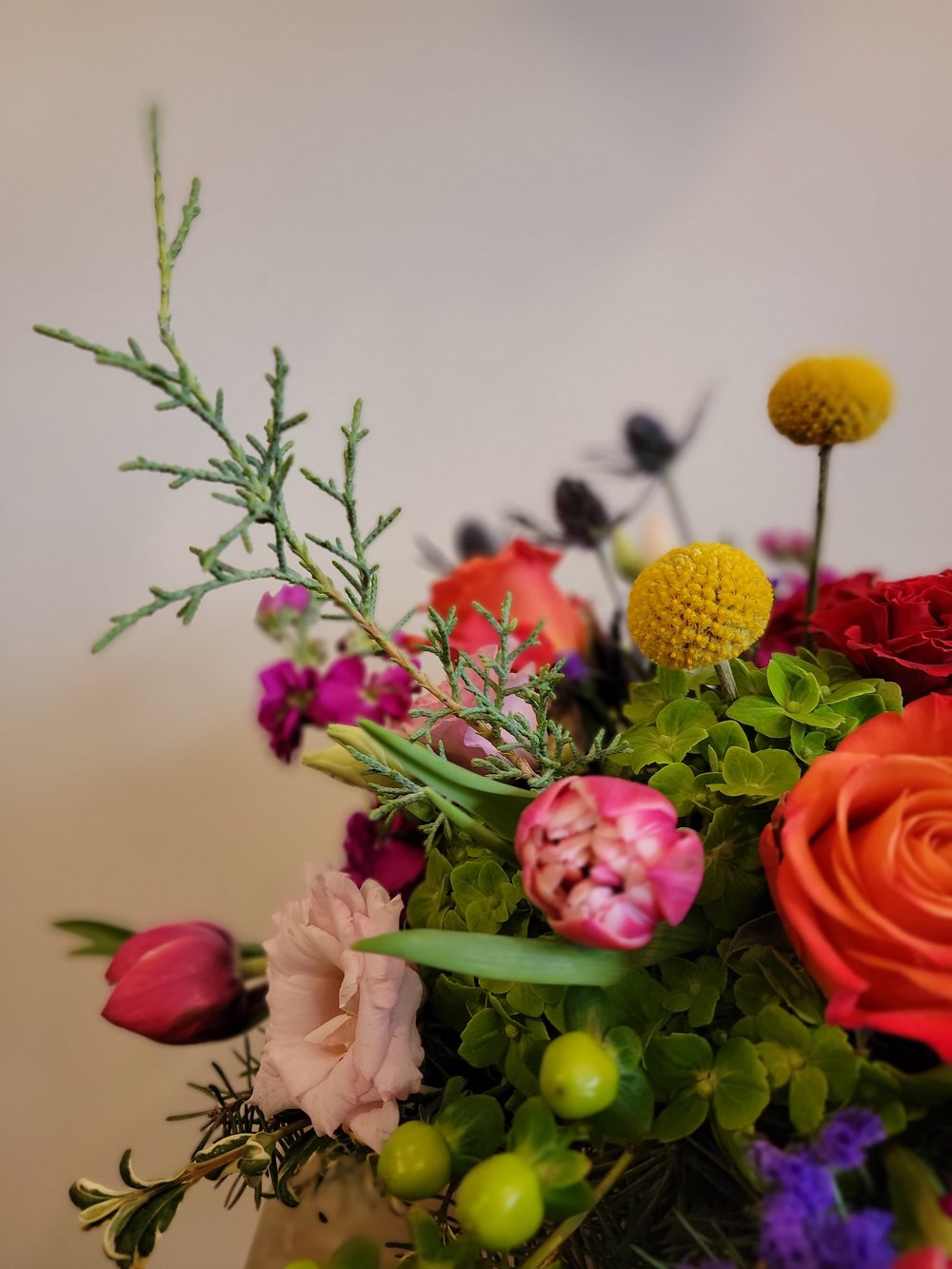 A Winter Floral Arrangement – Garden & Gun