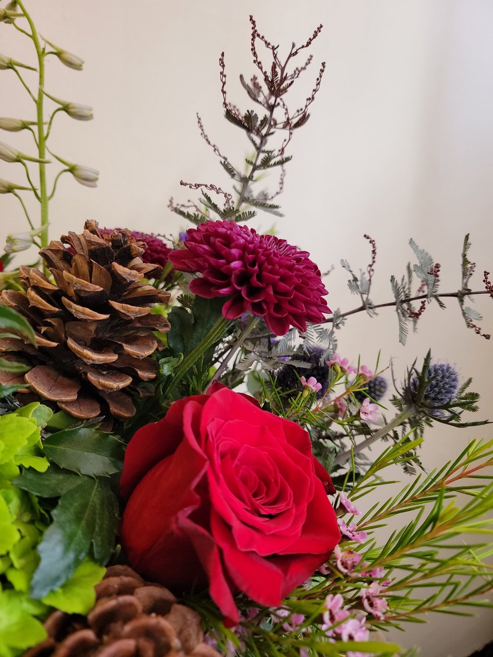 A Winter Floral Arrangement – Garden & Gun