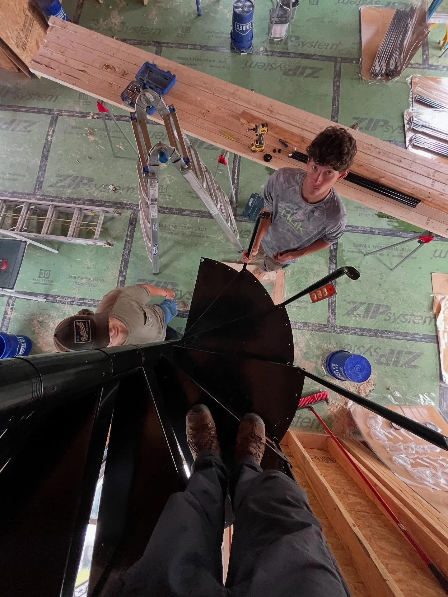 Installing the spiral staircase at the lakehouse today.

#lakehouse #buildcraft #indianlakeohio #construction #newbuild #lfg