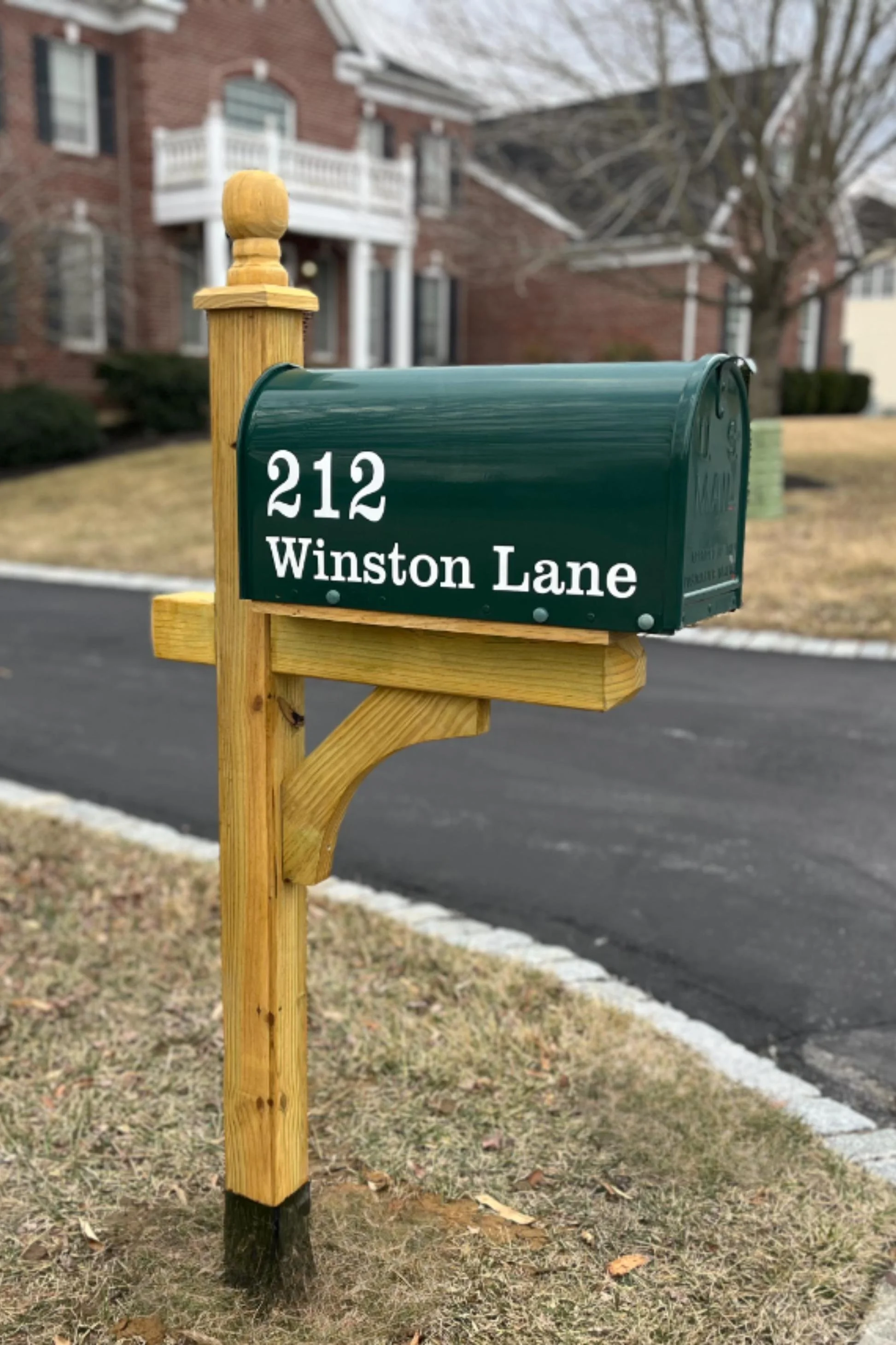 Riverside at Chadds Ford - Mailbox and Post