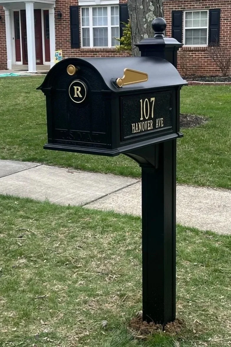 Balmoral Mailbox