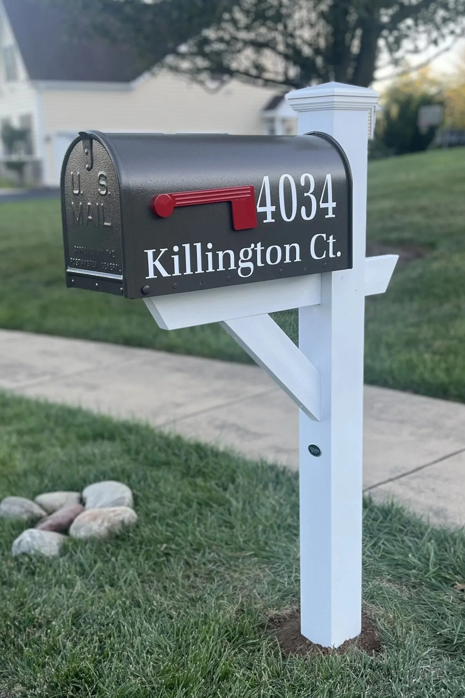 Sequoia Janzer Mailbox - White Post