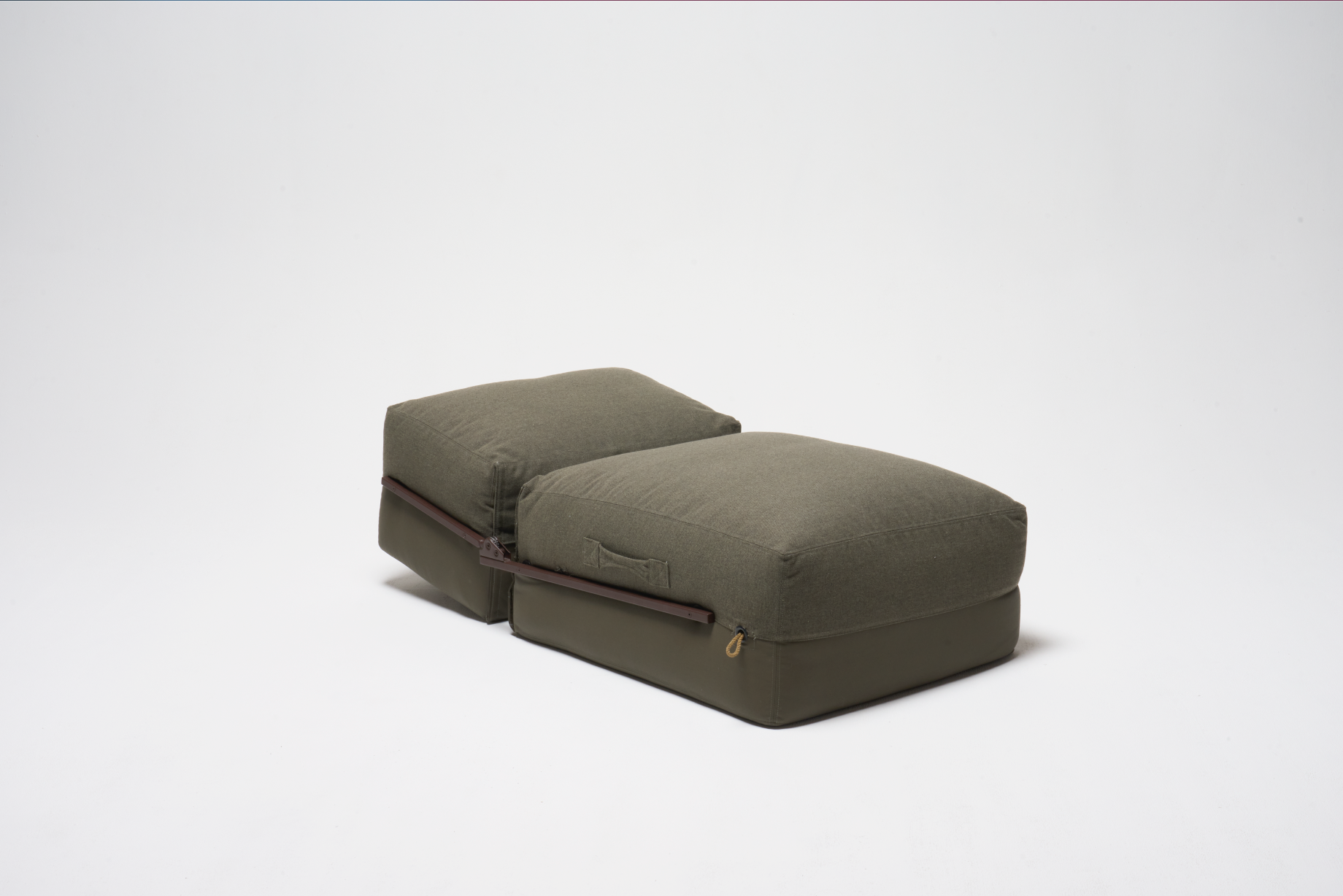 Stephen Kenn_Exterior Chair_02.png