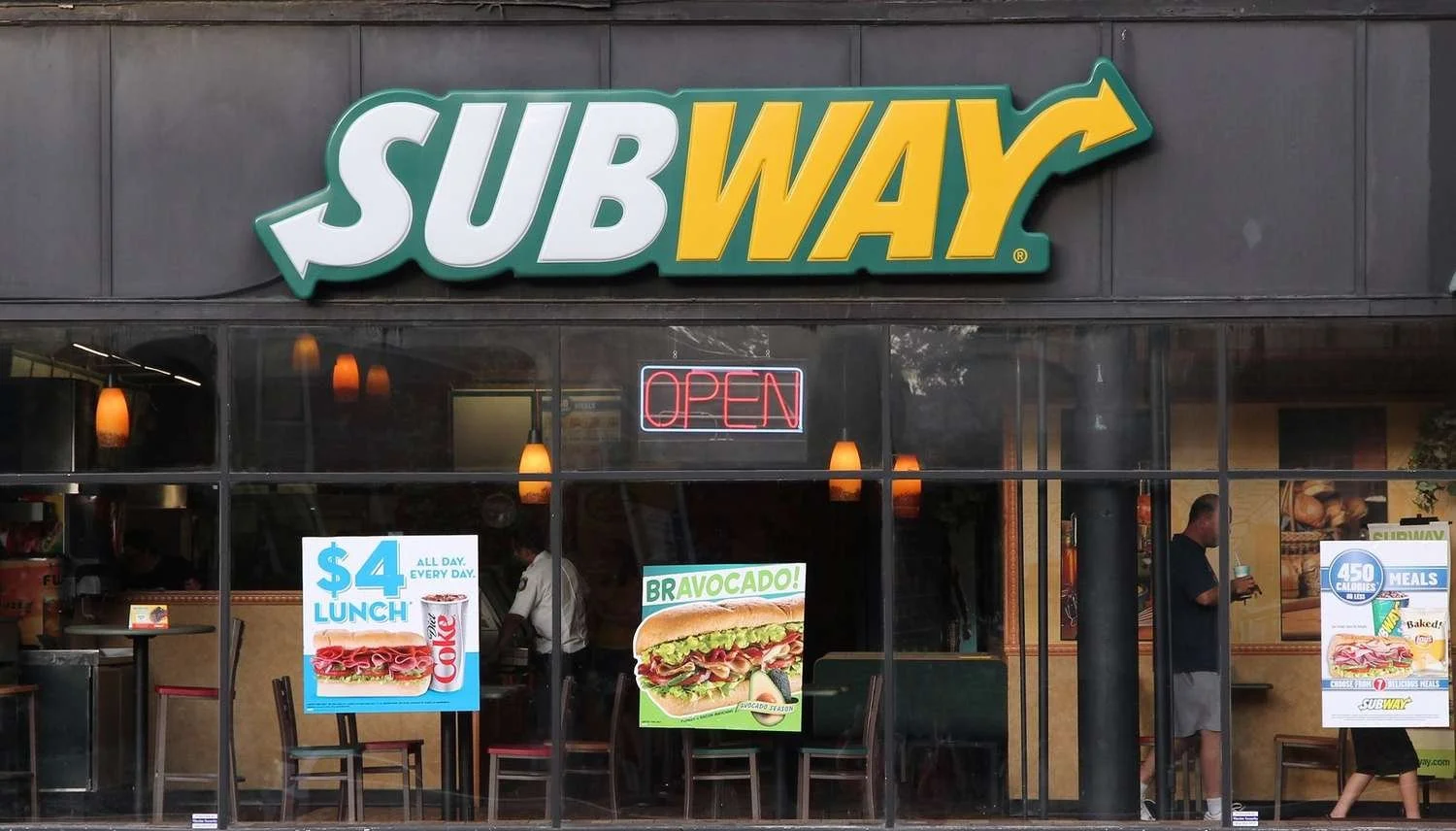 subway-56a5c2af5f9b58b7d0de5a90.jpg