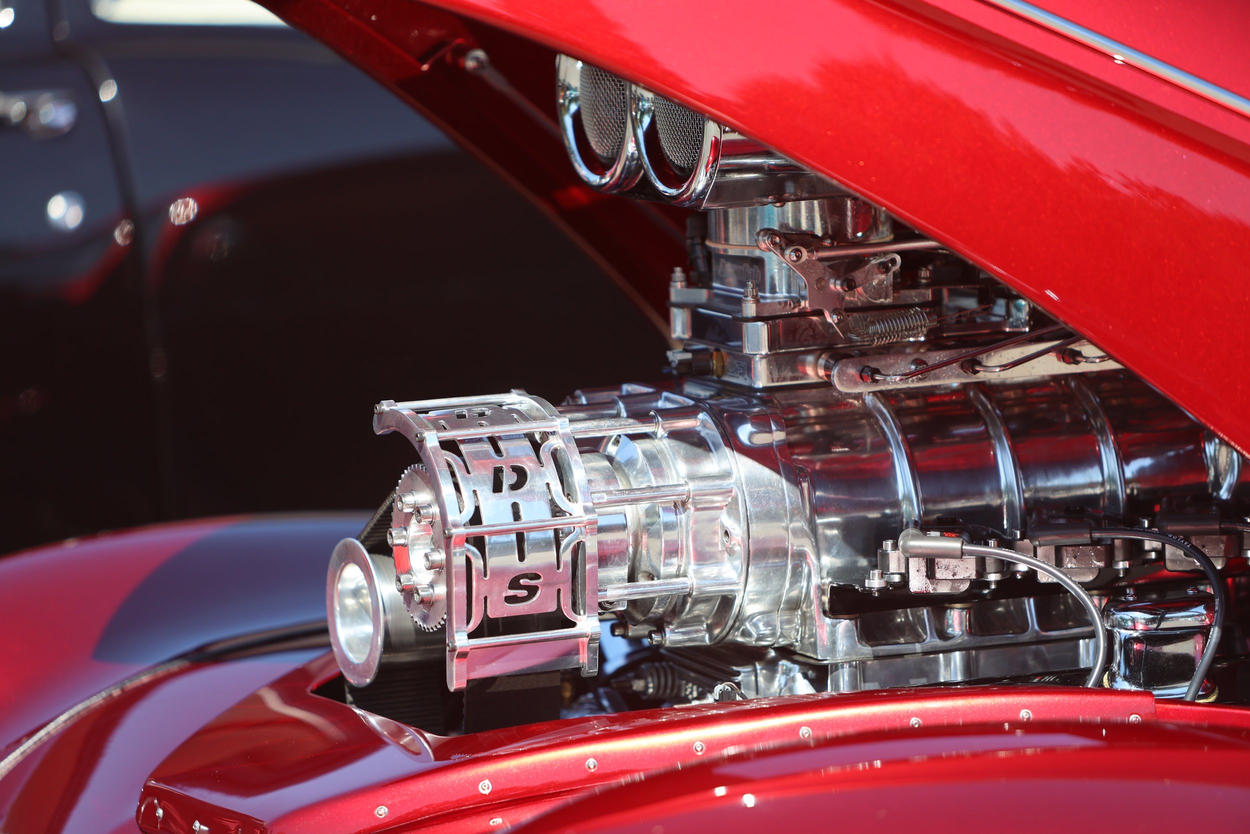Big block engine at the Walnut Creek Elks car show