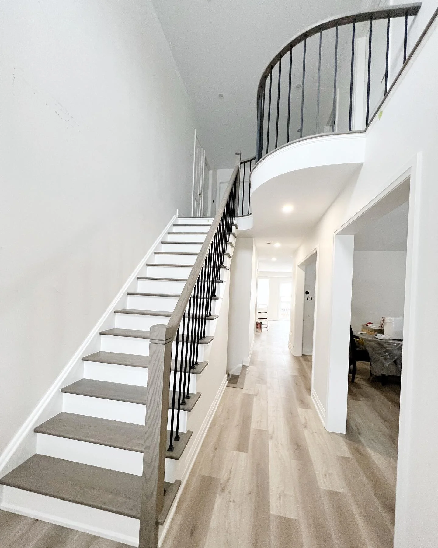 If you hate something that bad you shouldn&rsquo;t have to live with it. #staircases #modernstaircase #completerenovation #phamconstruction