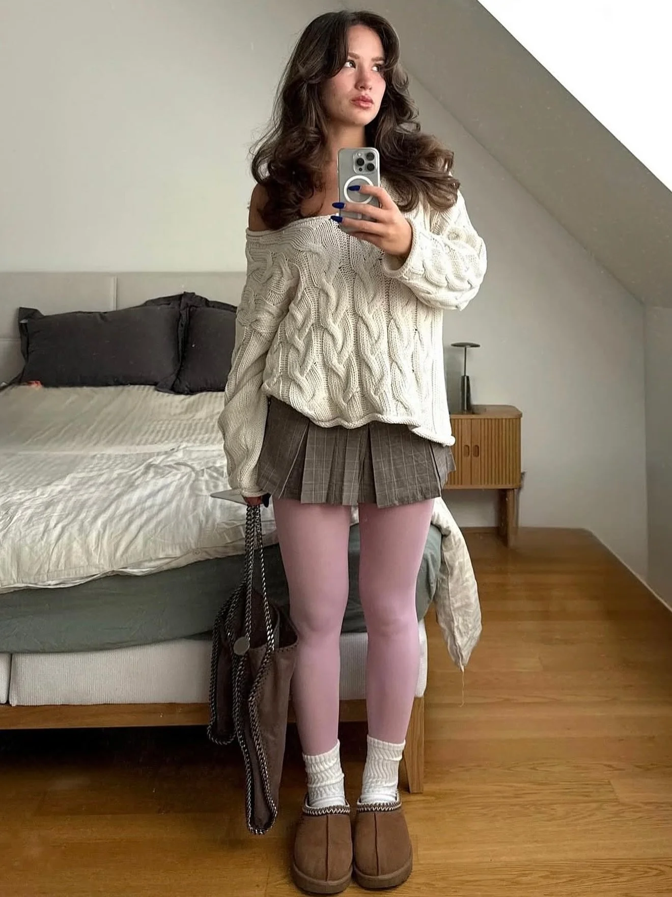 Fall&rsquo;s calling. As the seasons shift, we&rsquo;re taking inspo from @caro.fiala to start bringing out the cozy knits. 

#fallisintheair #fallfashion #fallstyle #autumn #autumnstyle #cozyknits